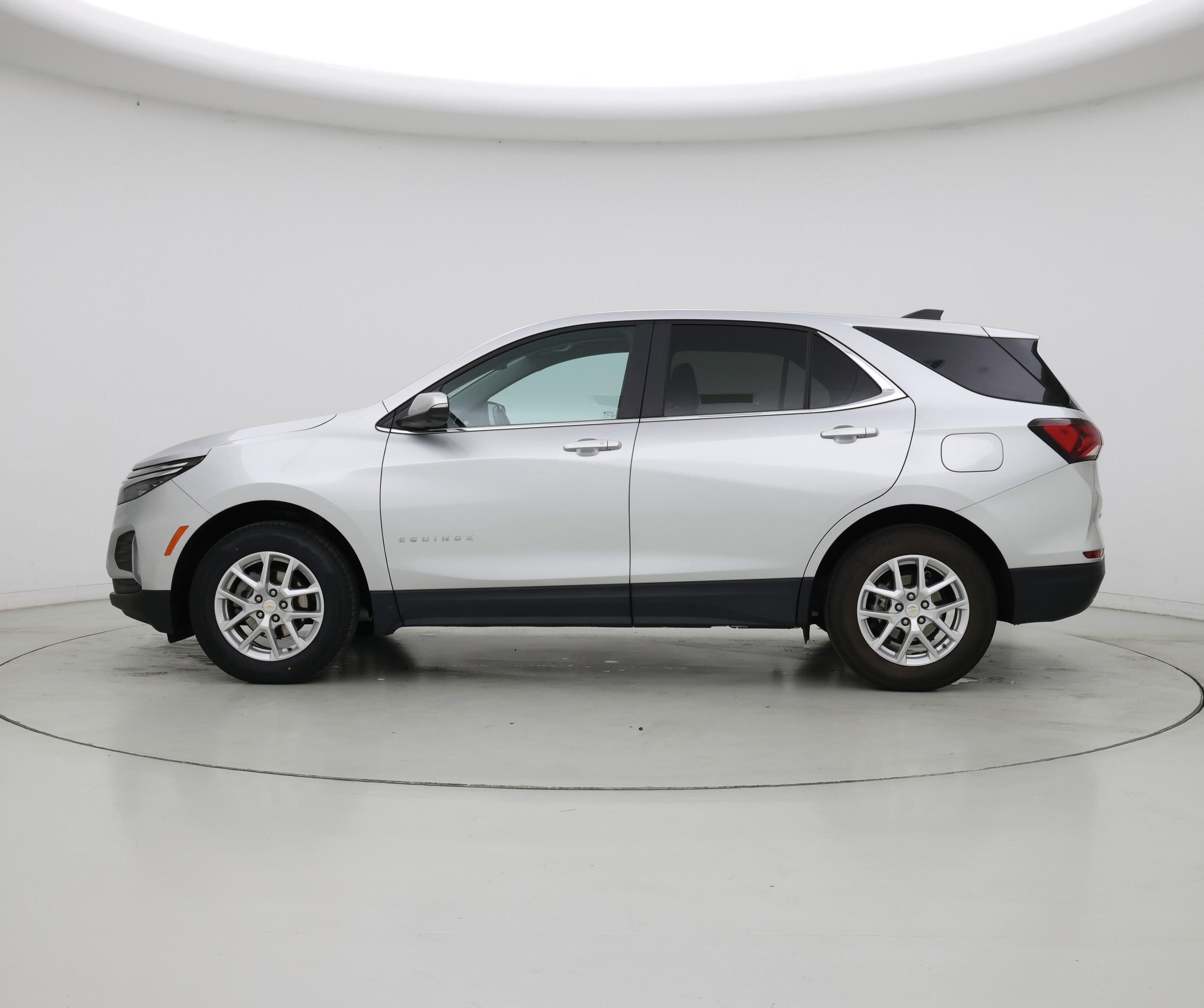 Thumbnail: 2022 Chevrolet Equinox - 3