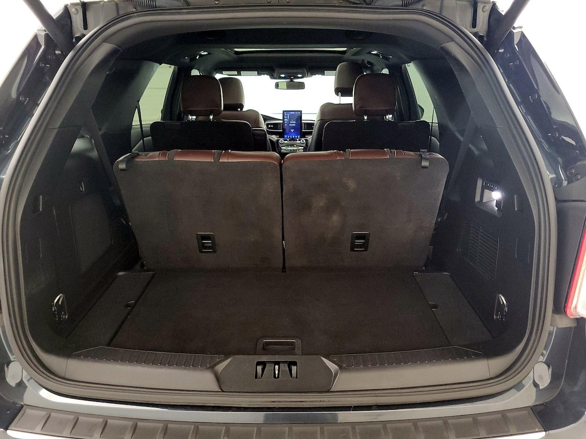 Trunk/Cargo (Seats Up)