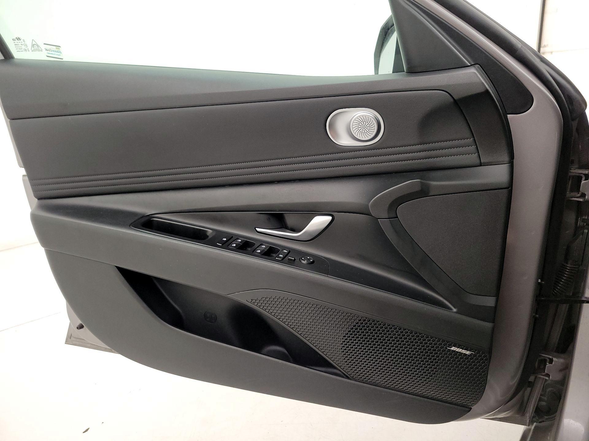 Thumbnail: 2022 Hyundai Elantra - 10