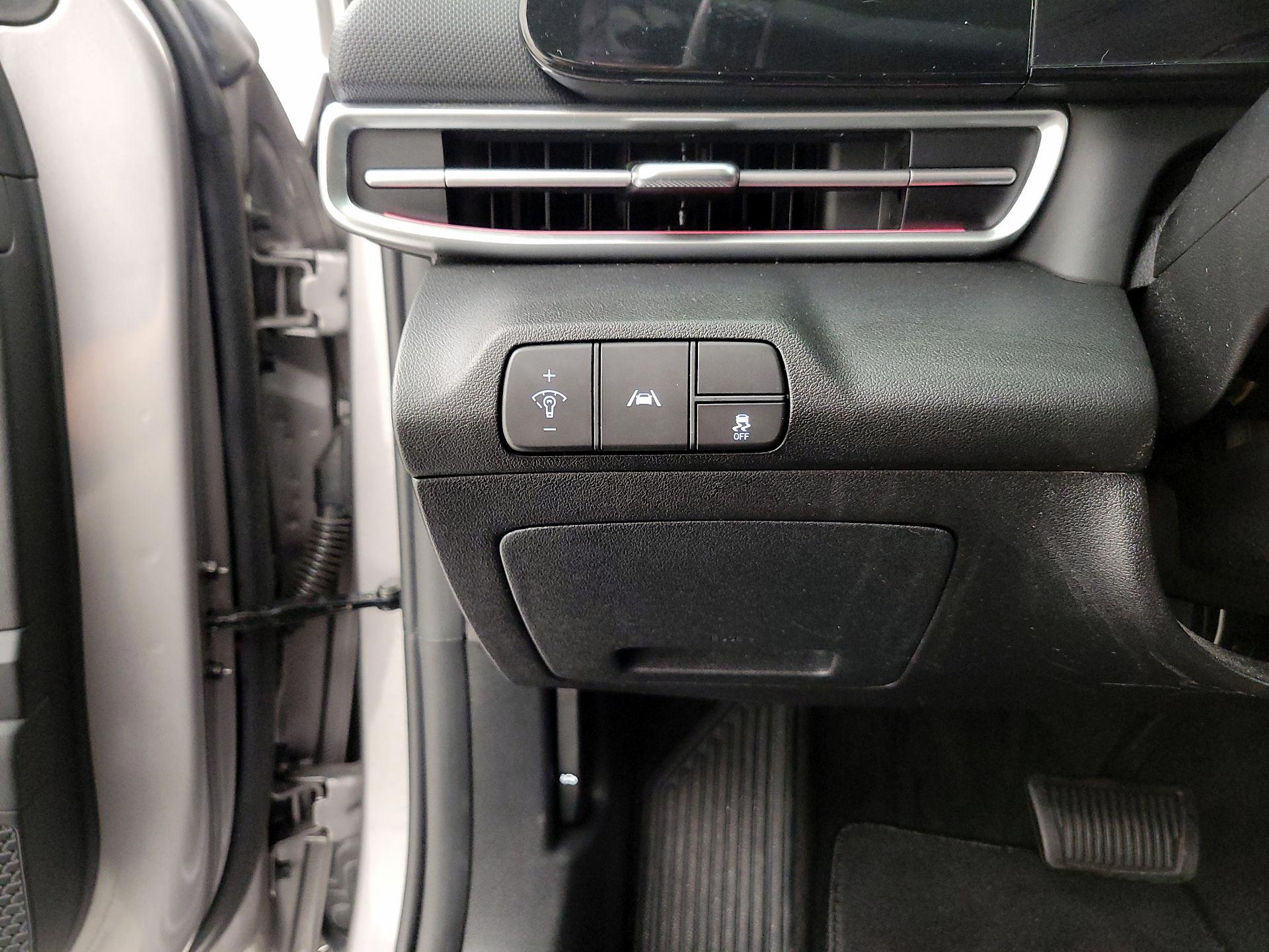 Thumbnail: 2022 Hyundai Elantra - 11