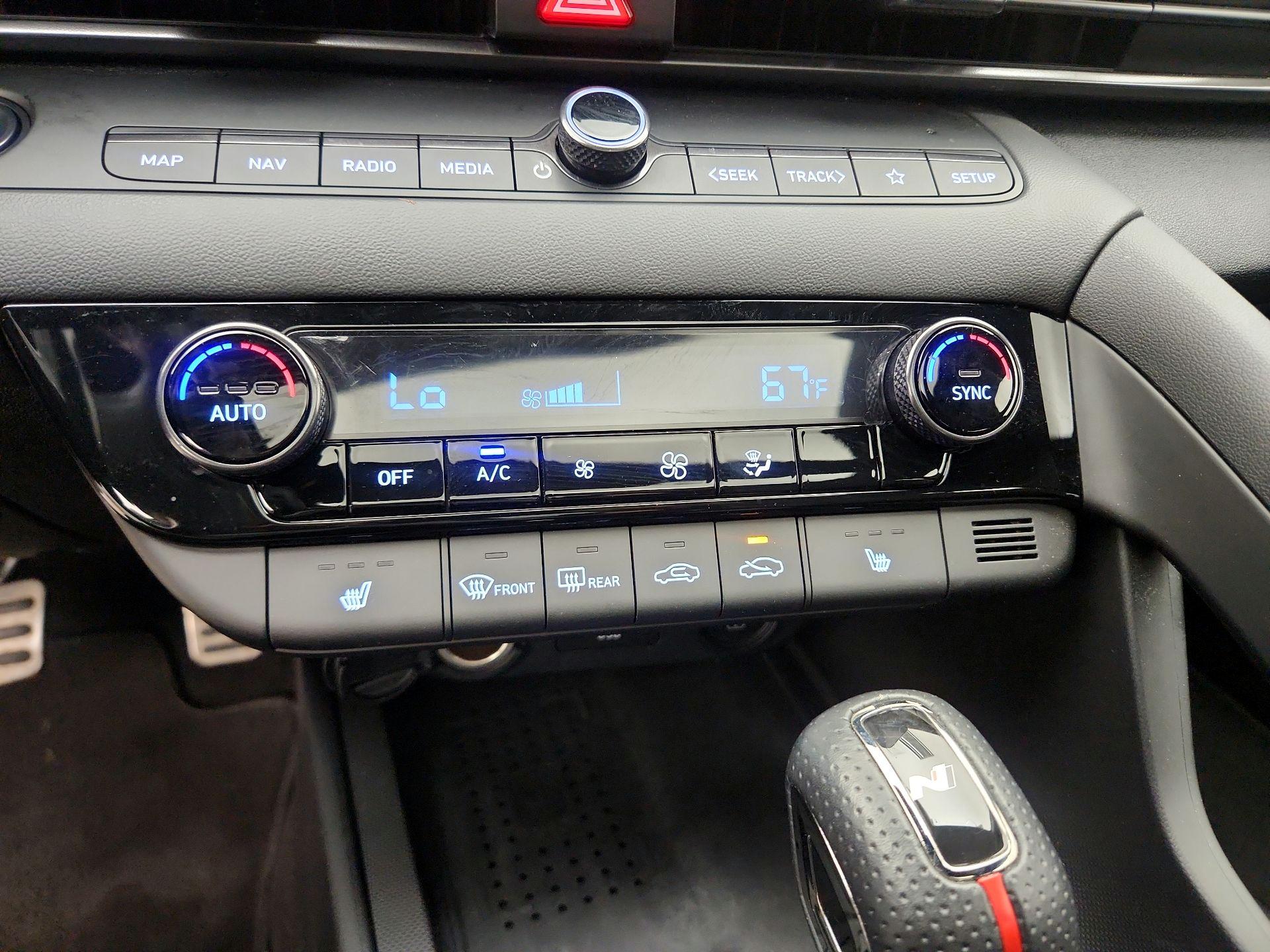 Thumbnail: 2023 Hyundai Elantra - 17