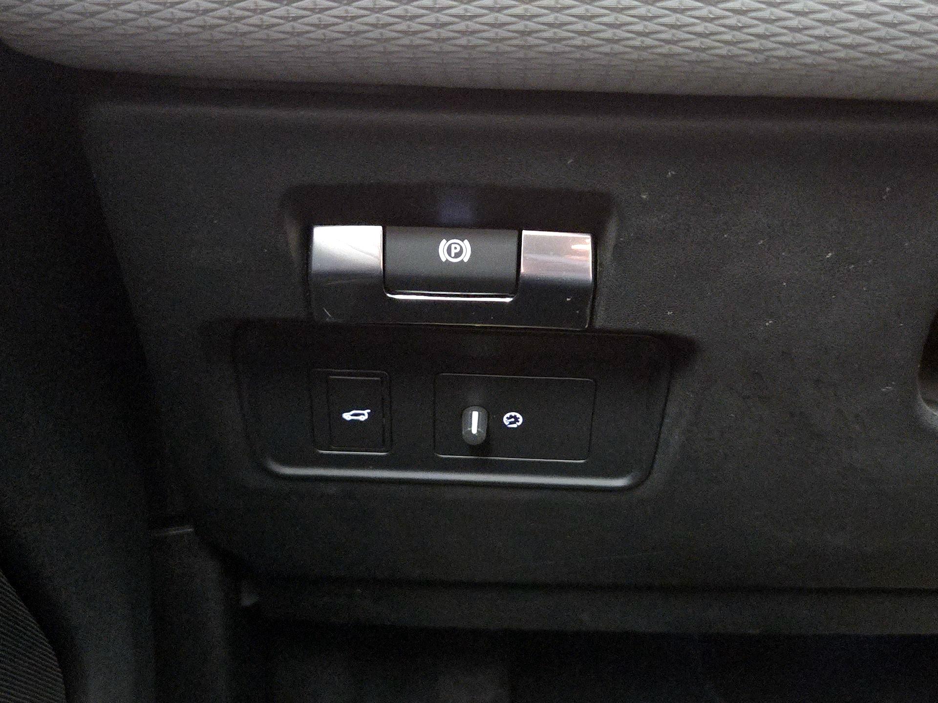 Thumbnail: 2023 Land Rover Range Rover Evoque - 13