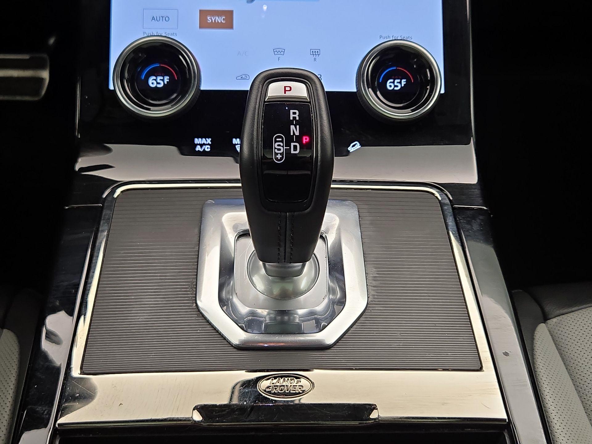 Thumbnail: 2023 Land Rover Range Rover Evoque - 18