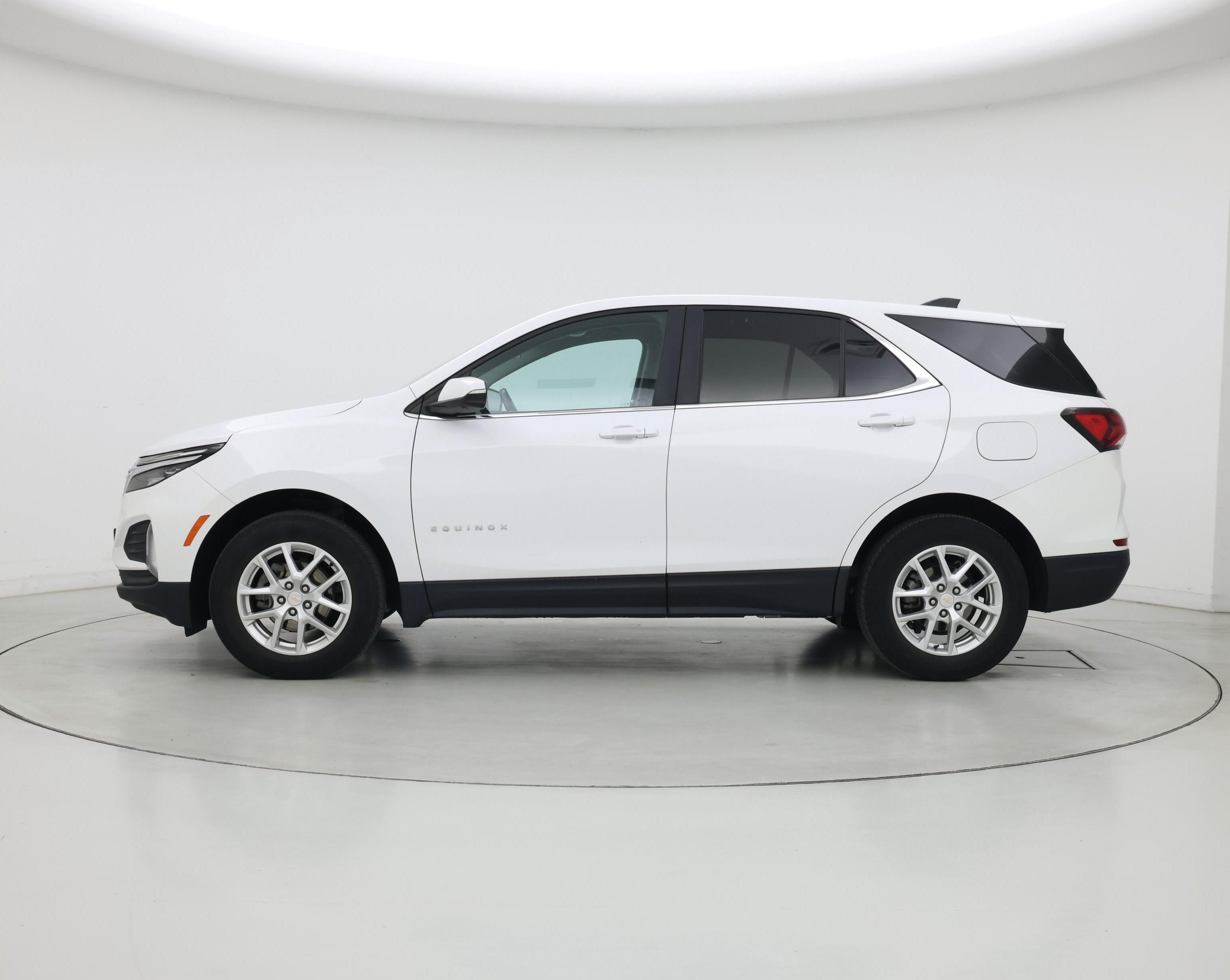 Thumbnail: 2022 Chevrolet Equinox - 3