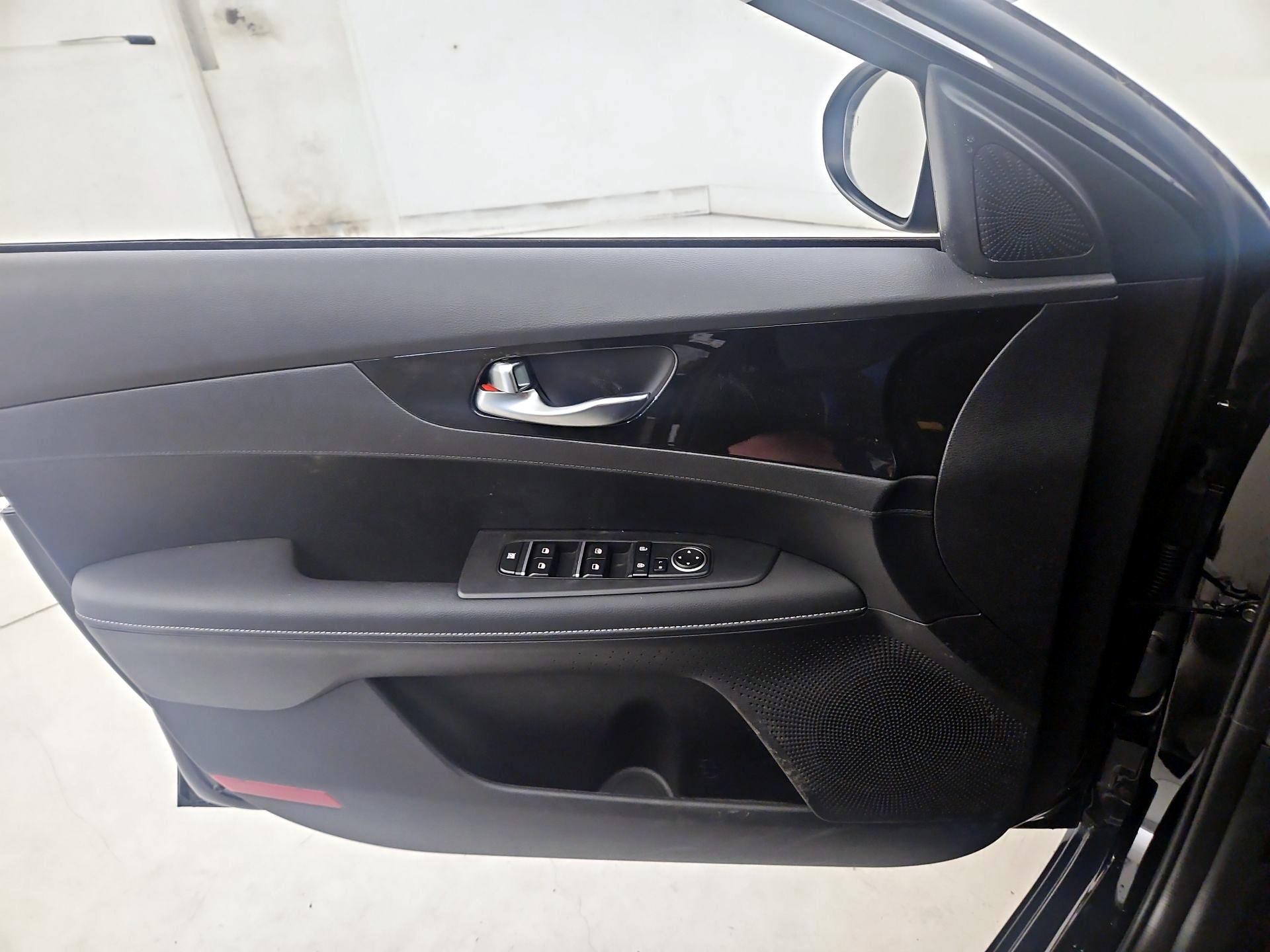 Thumbnail: 2024 Kia Forte - 12