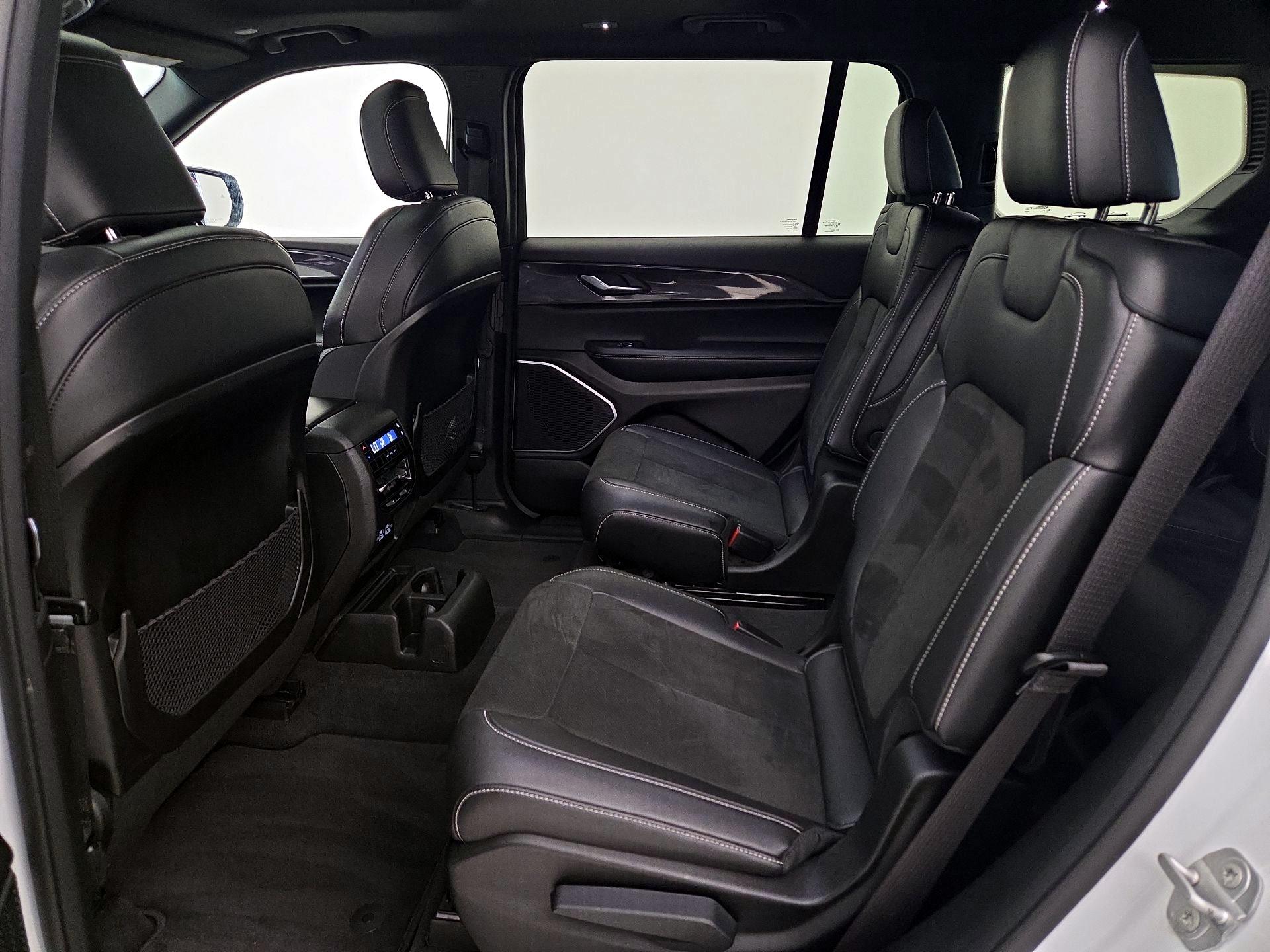 Thumbnail: 2021 Jeep Grand Cherokee L - 20