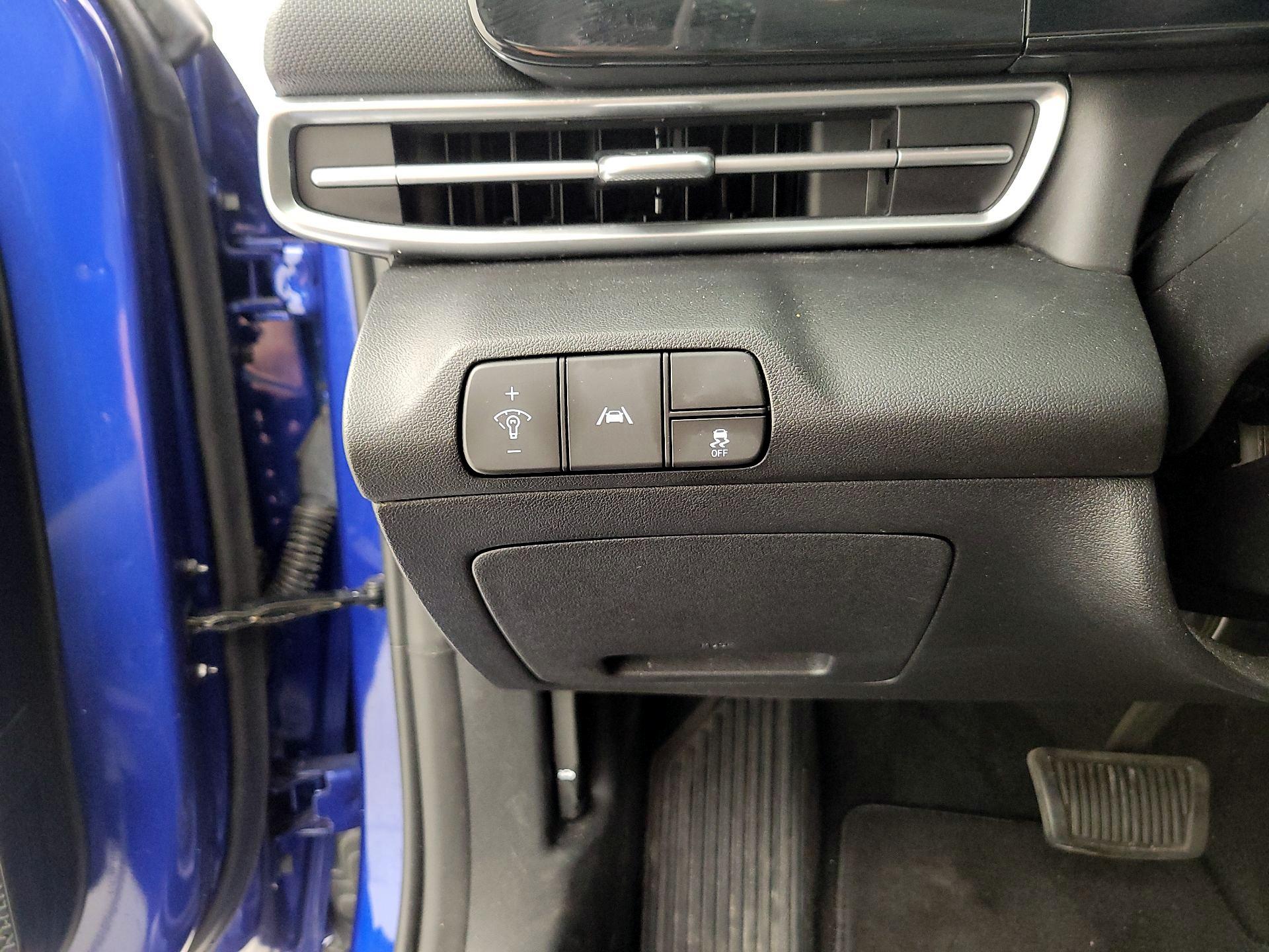 Thumbnail: 2023 Hyundai Elantra - 11