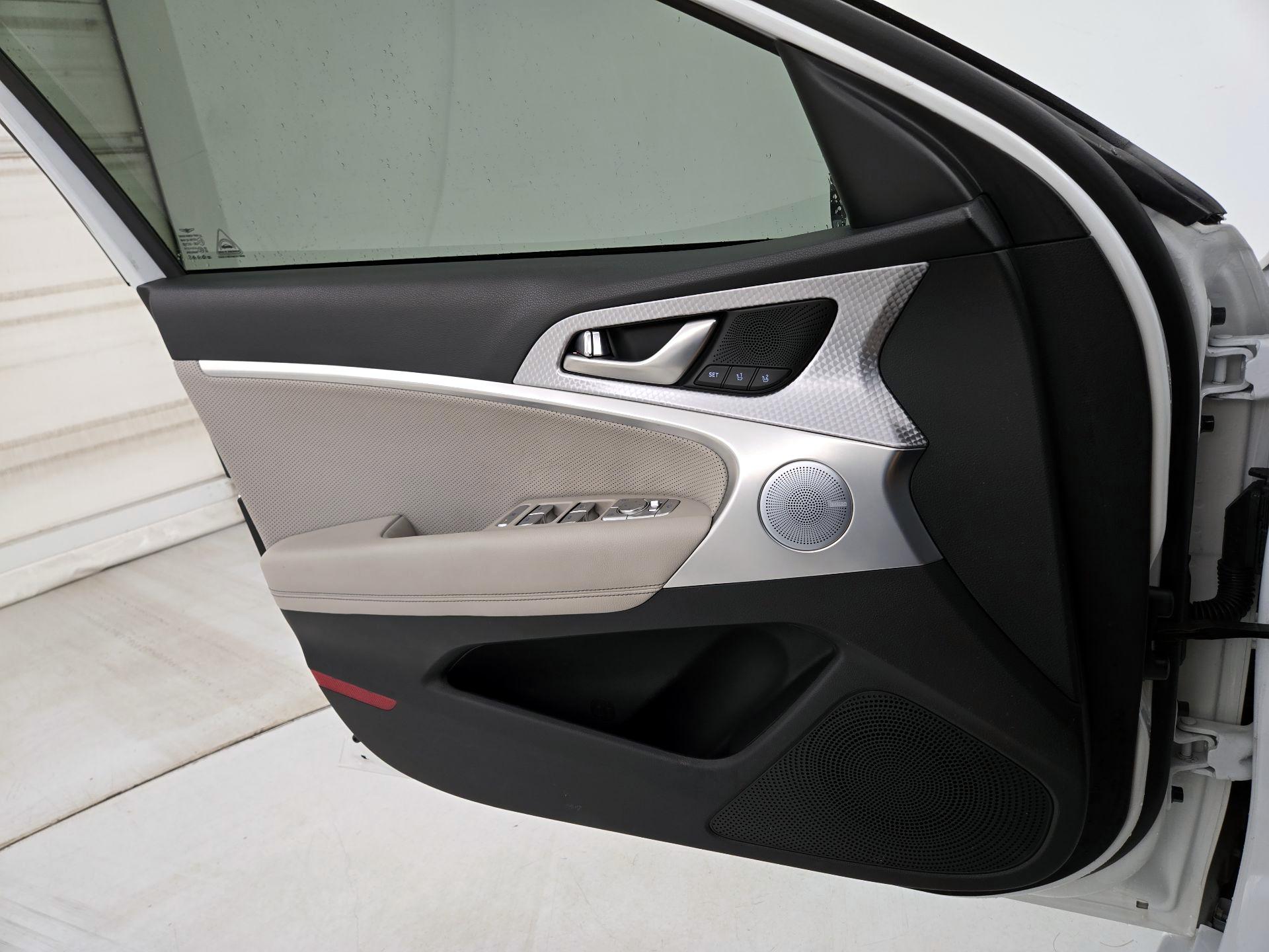 Thumbnail: 2023 Genesis G70 - 12