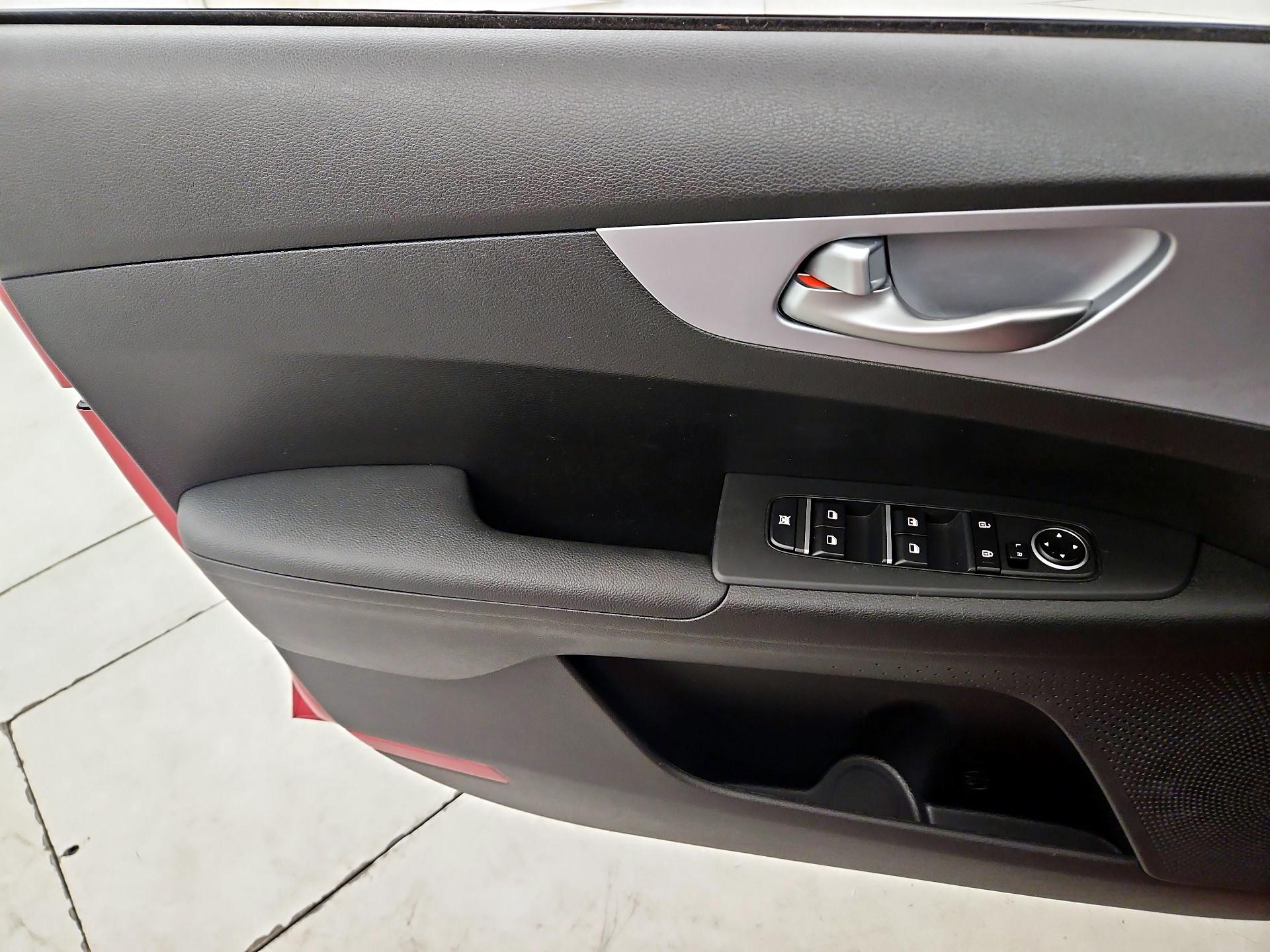 Thumbnail: 2023 Kia Forte - 12