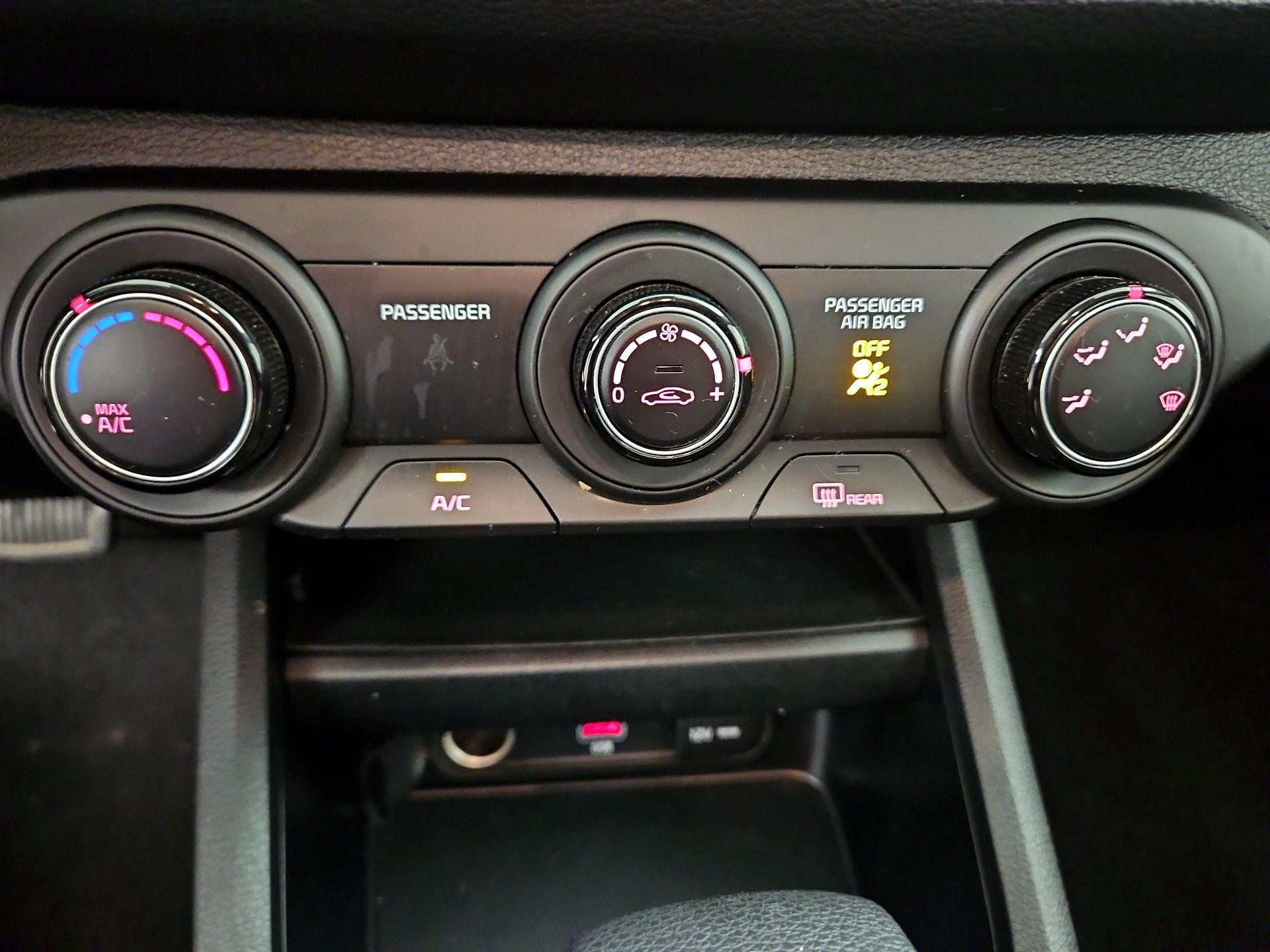 Thumbnail: 2023 Kia Forte - 16