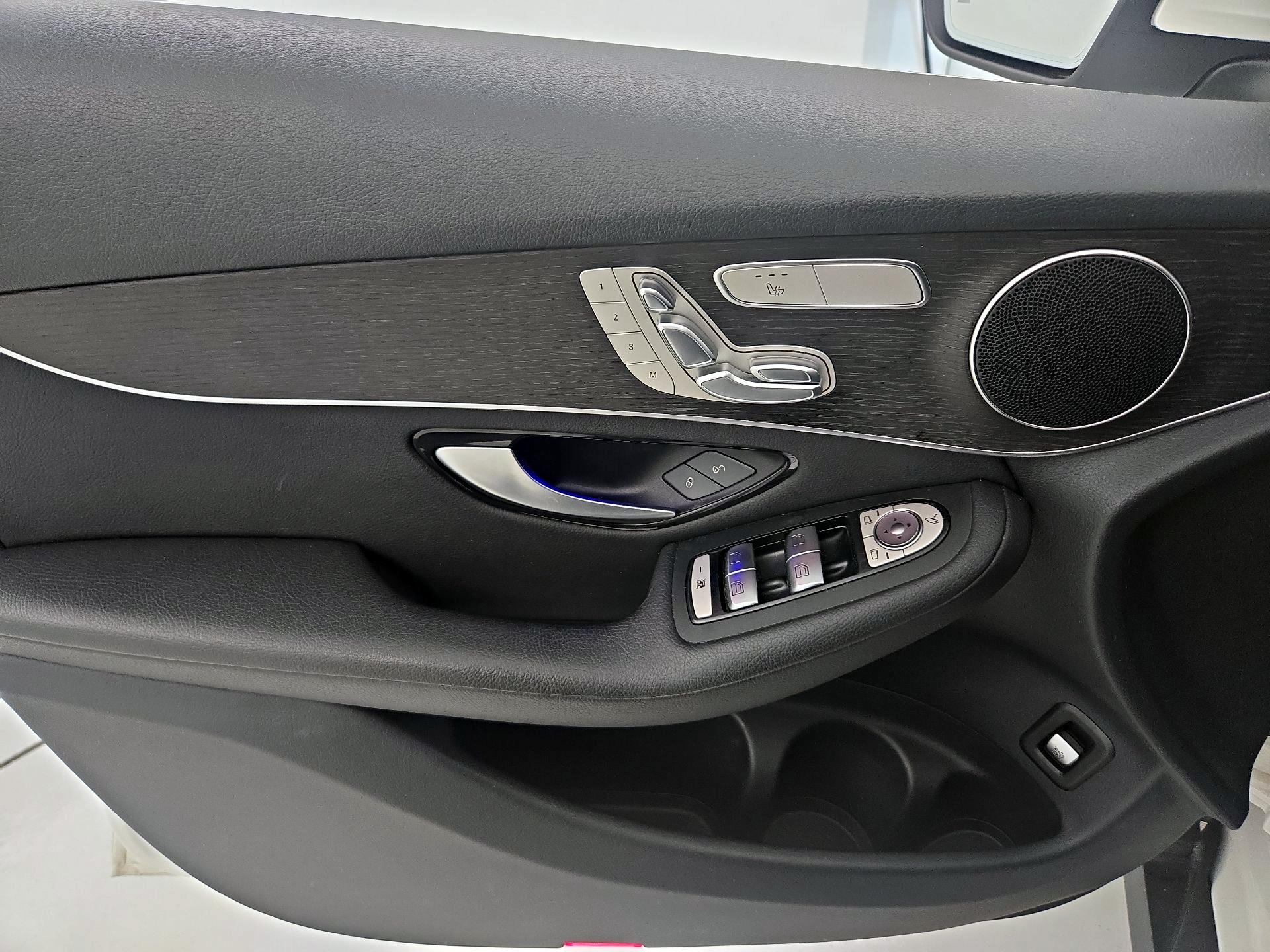 Thumbnail: 2022 Mercedes-Benz GLC - 12