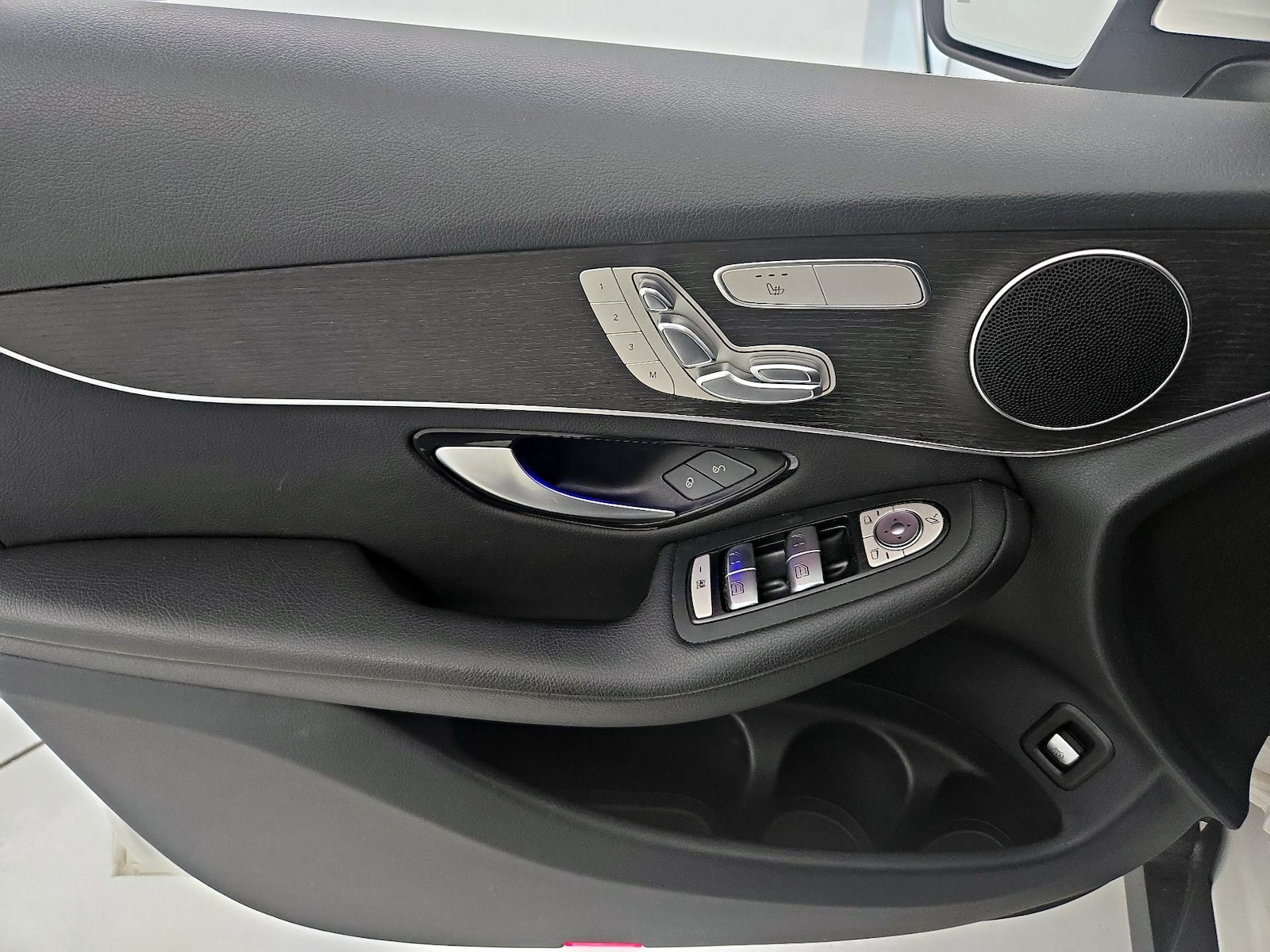 2022 Mercedes-Benz GLC GLC300 - Photo 13
