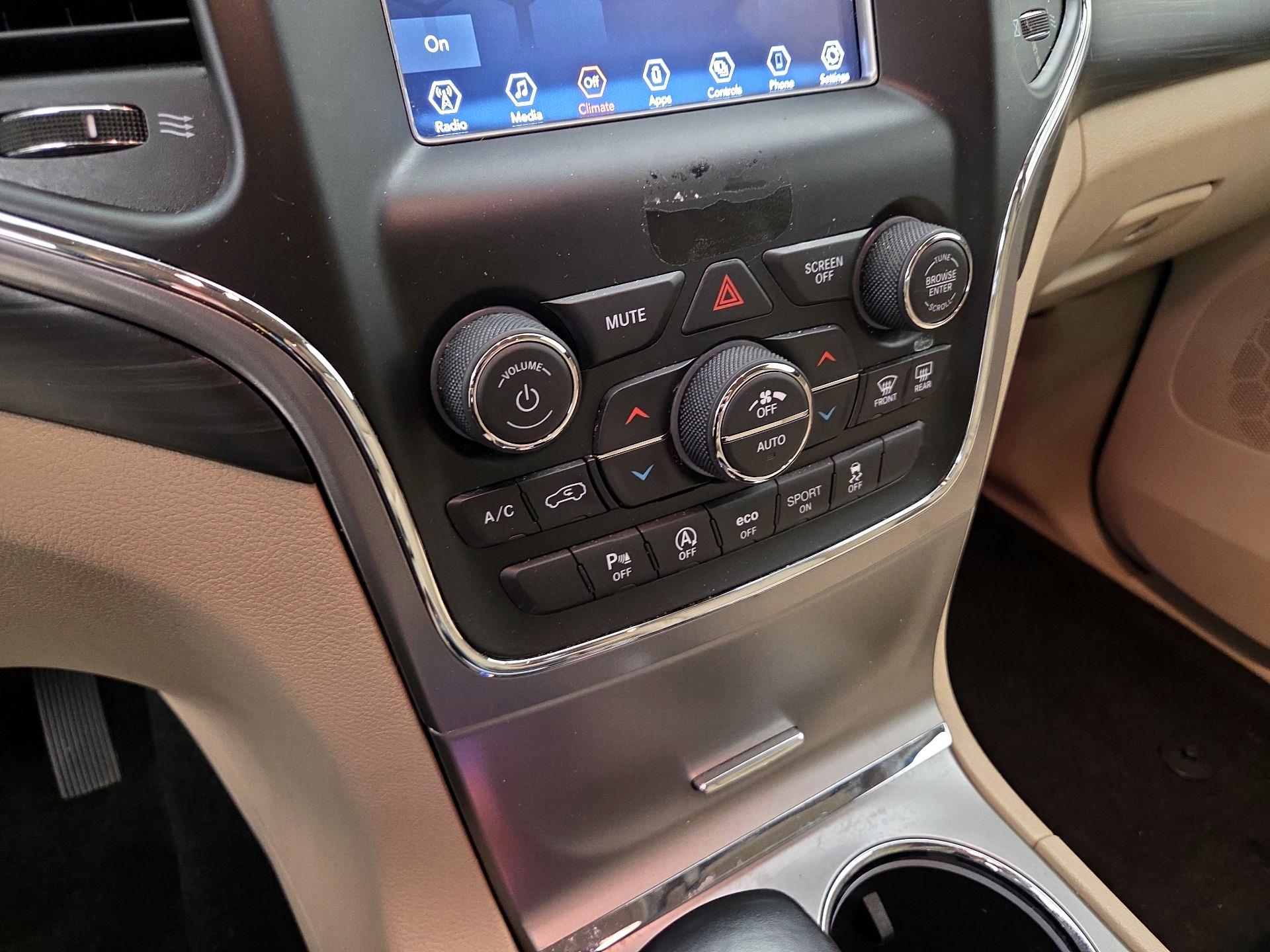 Thumbnail: 2021 Jeep Grand Cherokee - 16