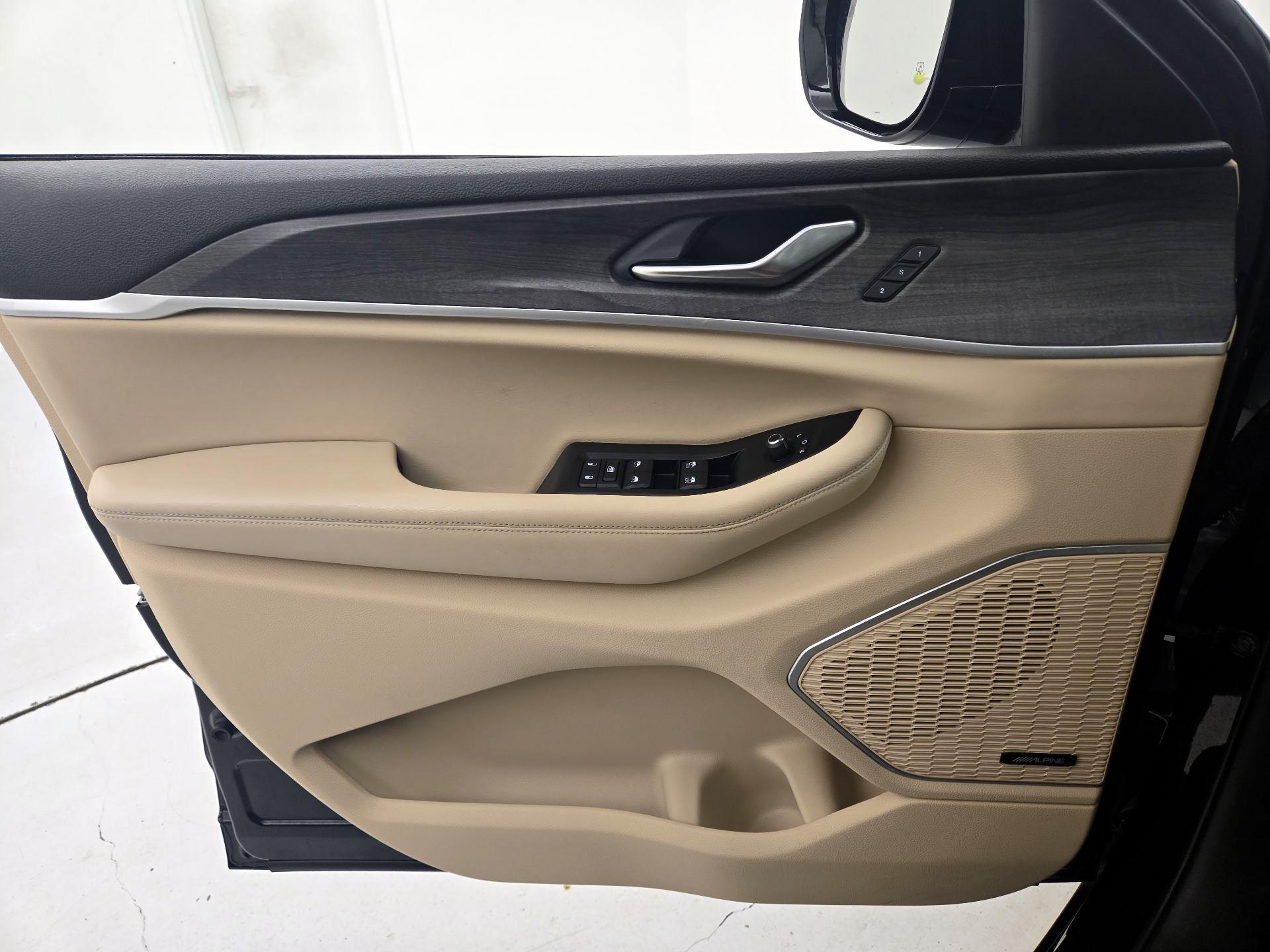 Thumbnail: 2021 Jeep Grand Cherokee L - 12