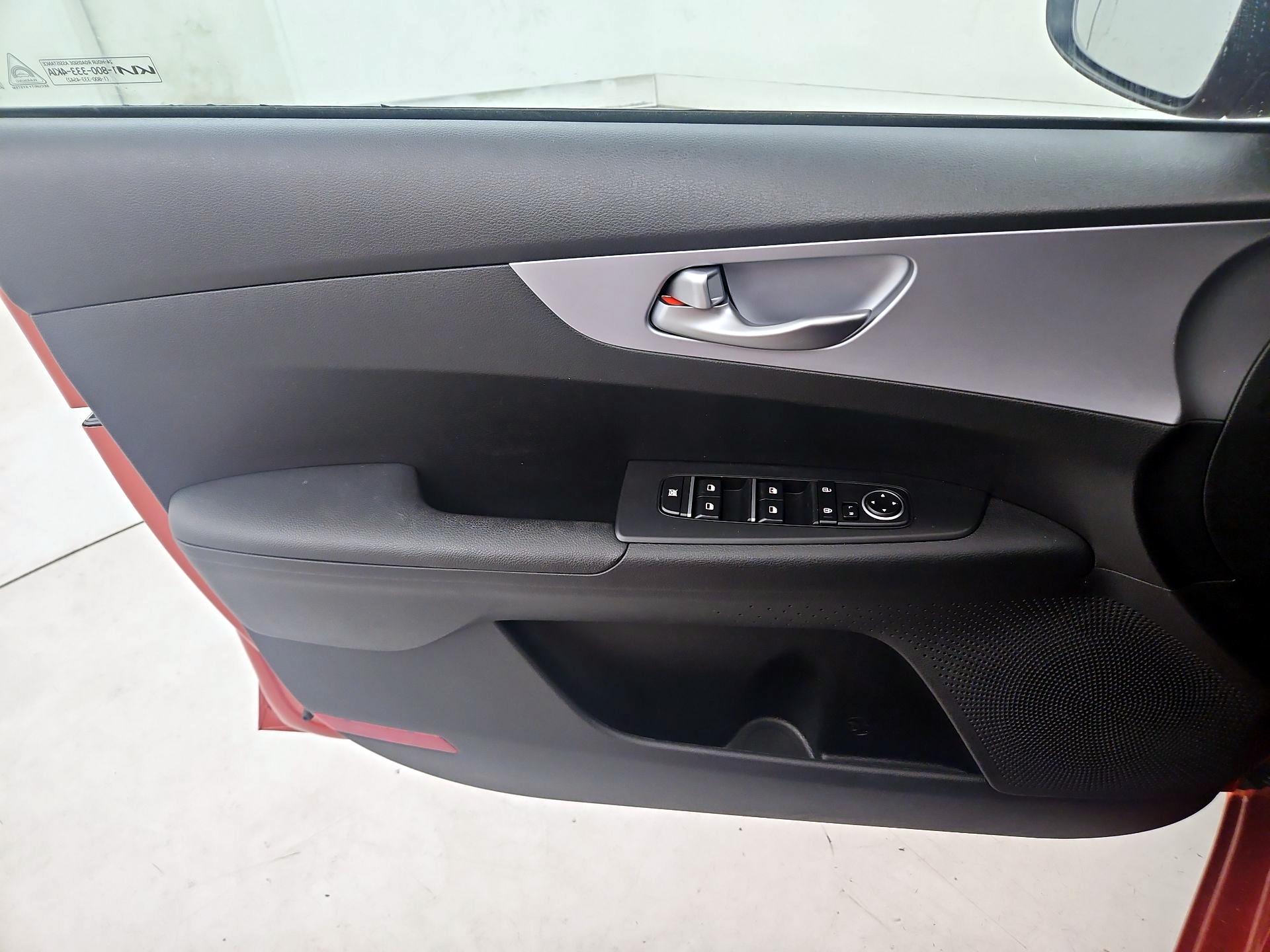 Thumbnail: 2023 Kia Forte - 12