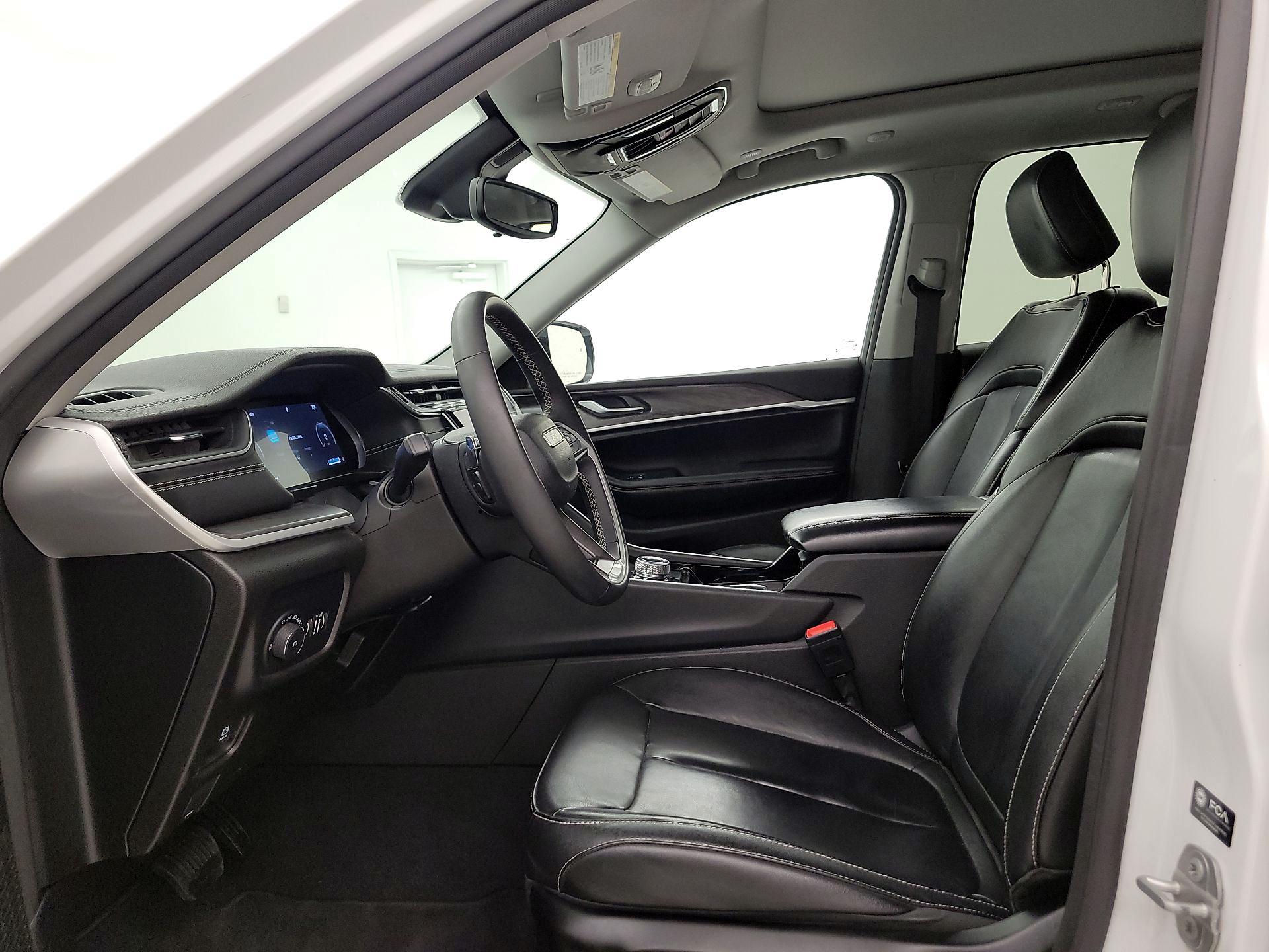 Thumbnail: 2023 Jeep Grand Cherokee - 9