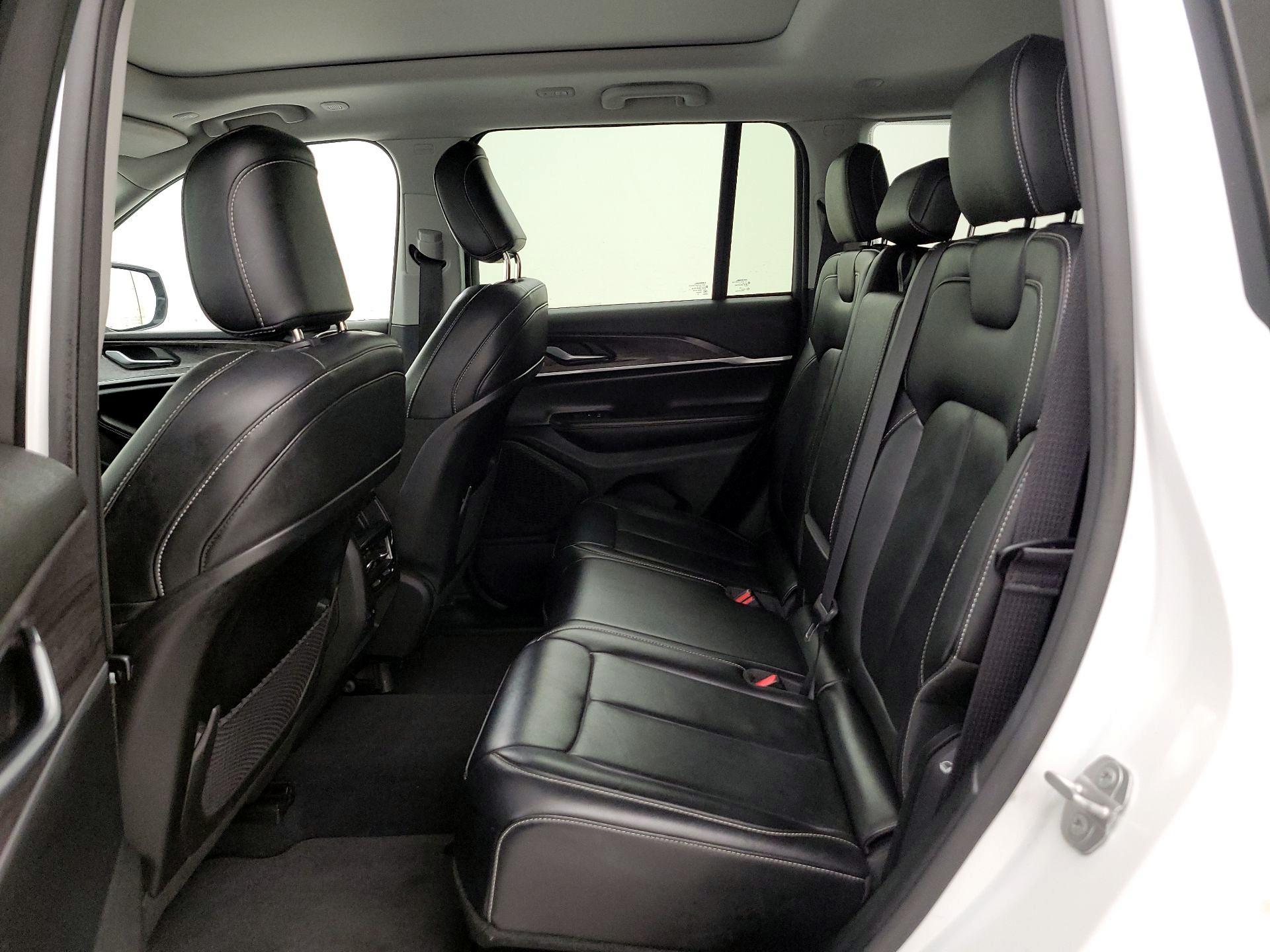 Thumbnail: 2023 Jeep Grand Cherokee - 18