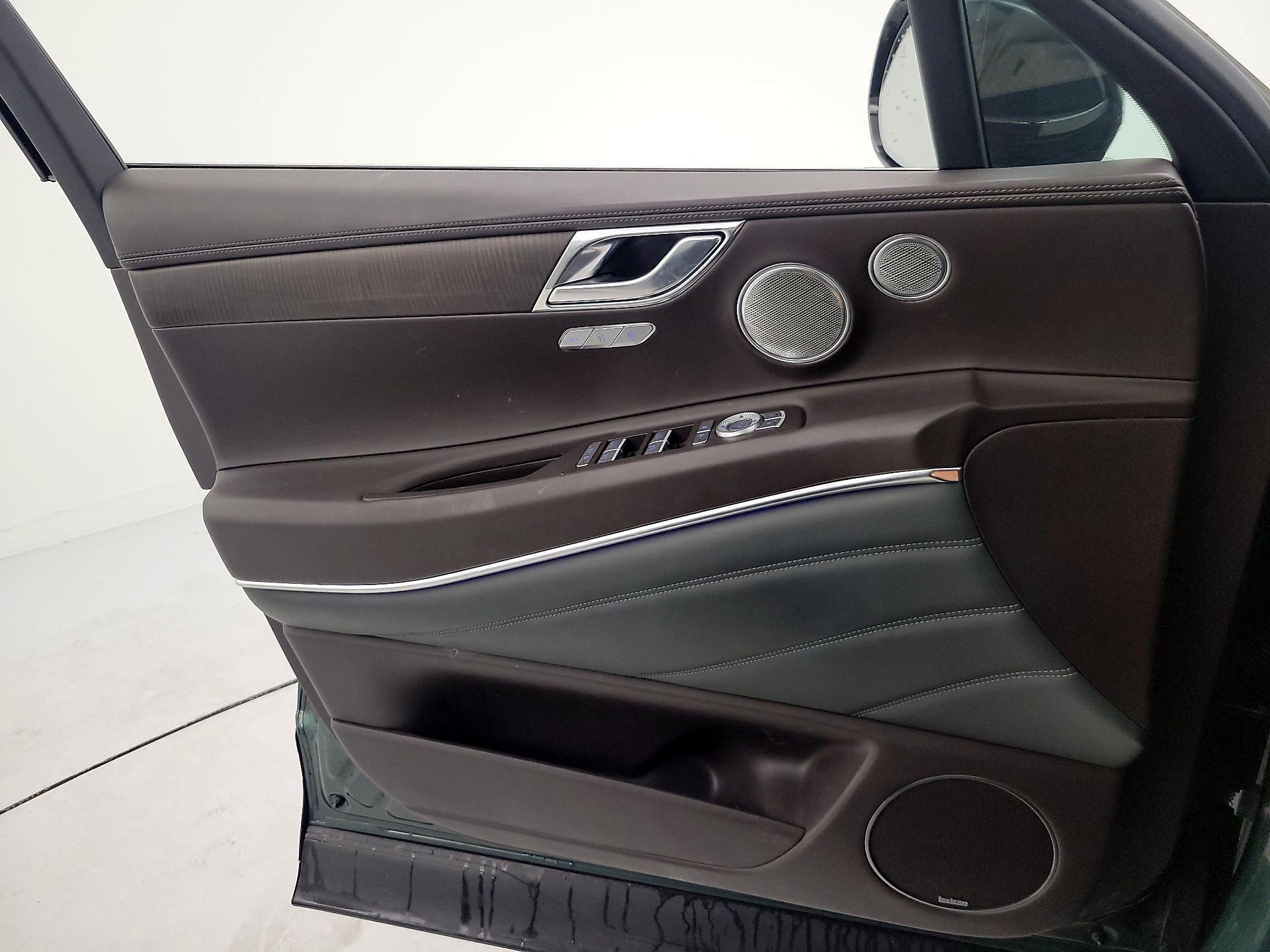 Thumbnail: 2023 Genesis GV80 - 12