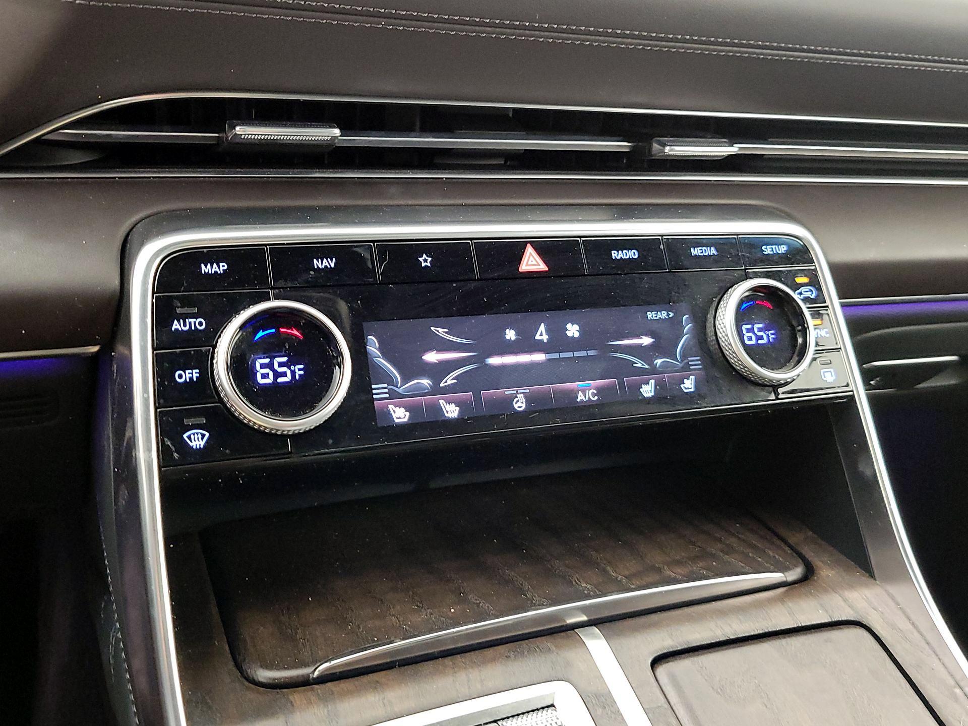 Thumbnail: 2023 Genesis GV80 - 17