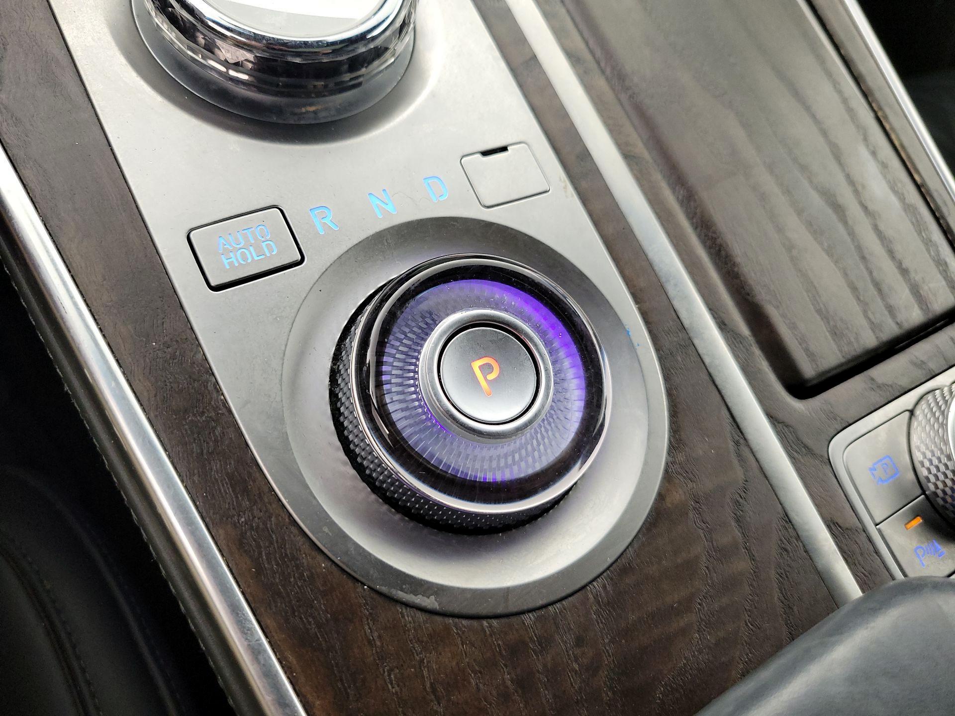 Thumbnail: 2023 Genesis GV80 - 18