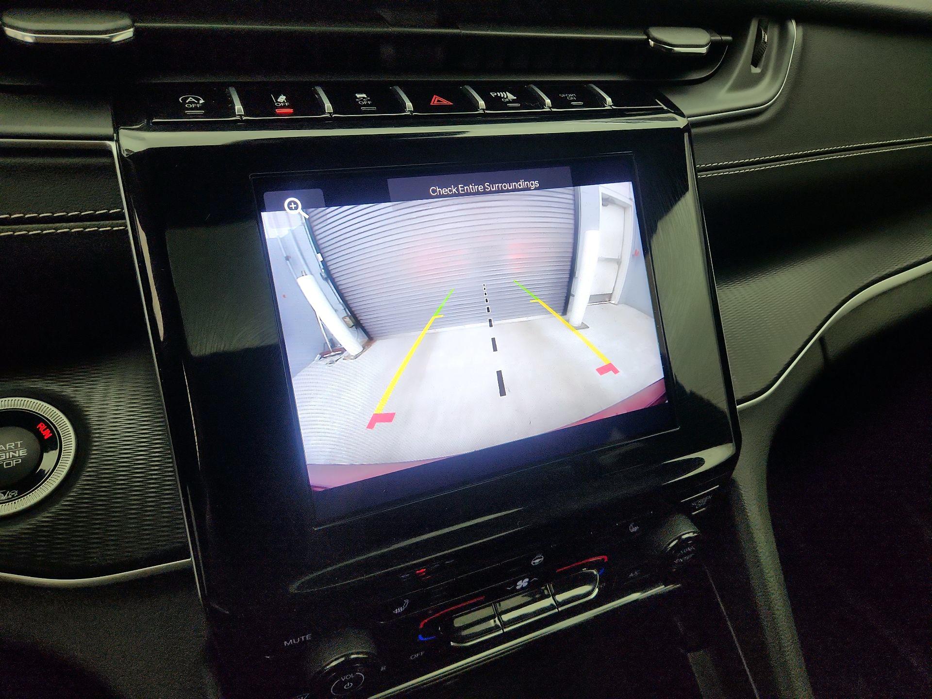 Thumbnail: 2023 Jeep Grand Cherokee - 14