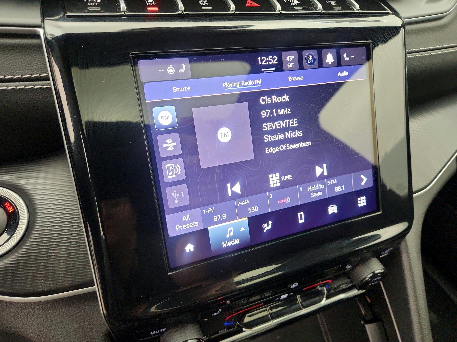 Thumbnail: 2023 Jeep Grand Cherokee - 15