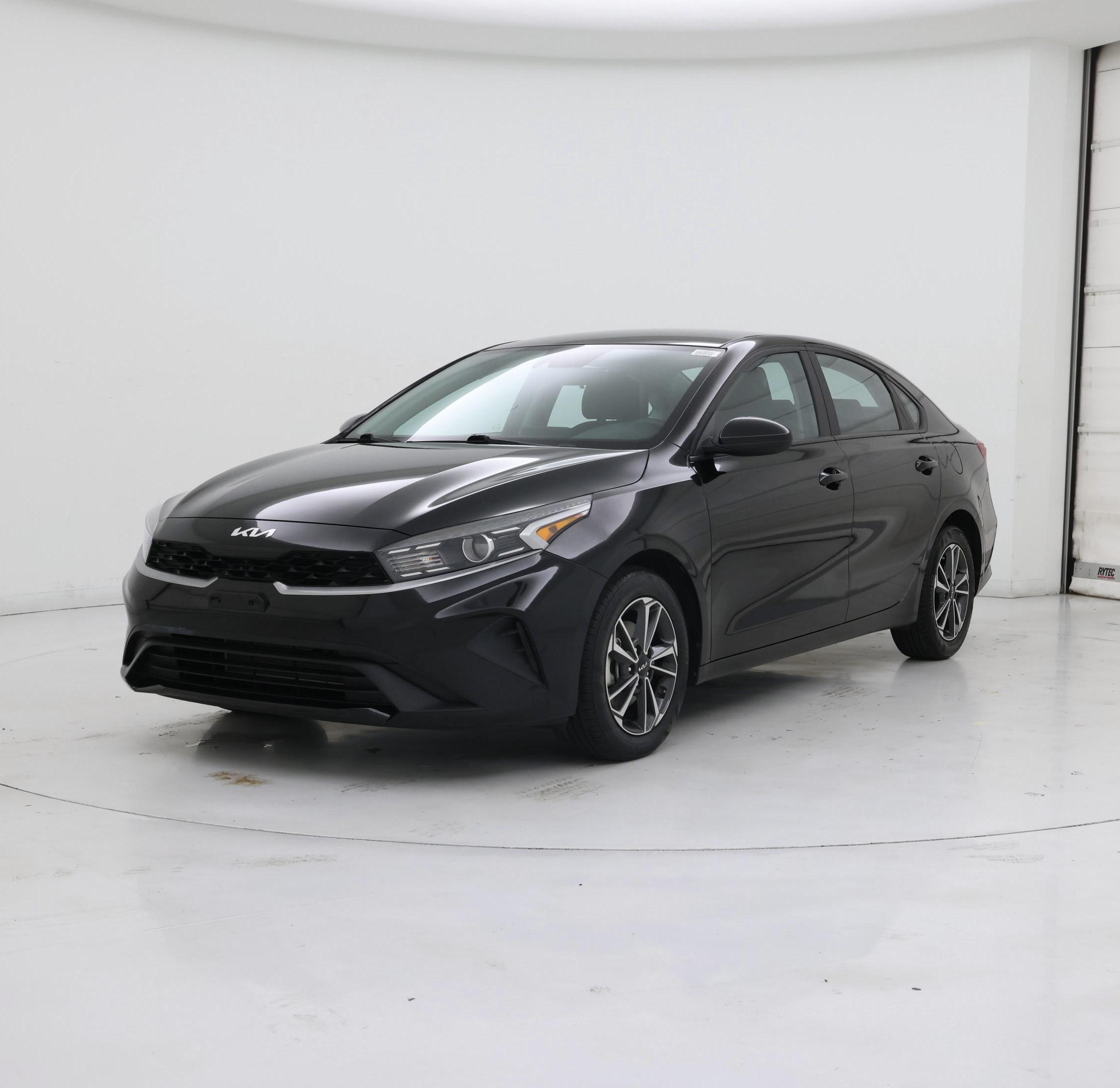 Thumbnail: 2023 Kia Forte - 4