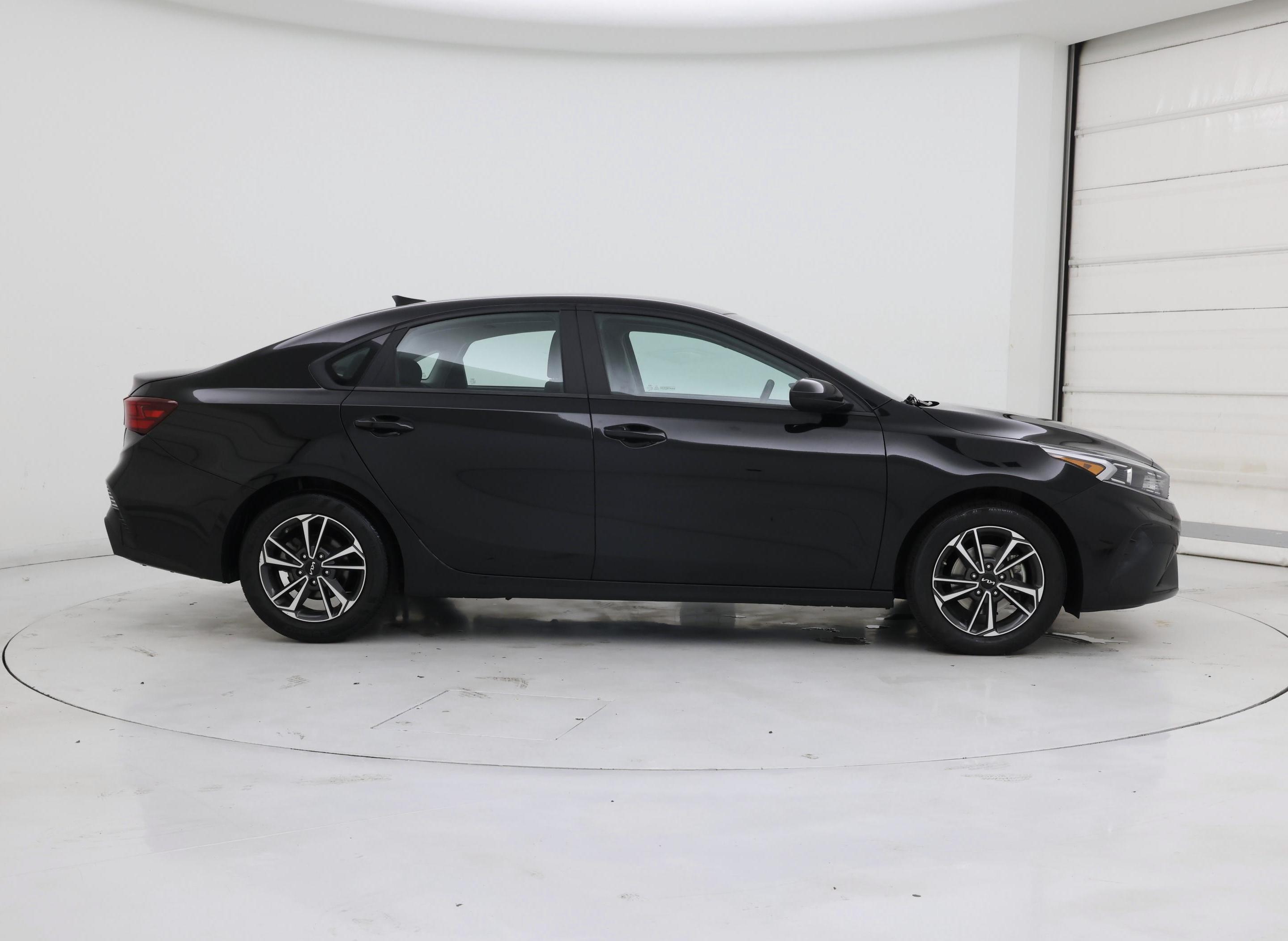 Thumbnail: 2023 Kia Forte - 7