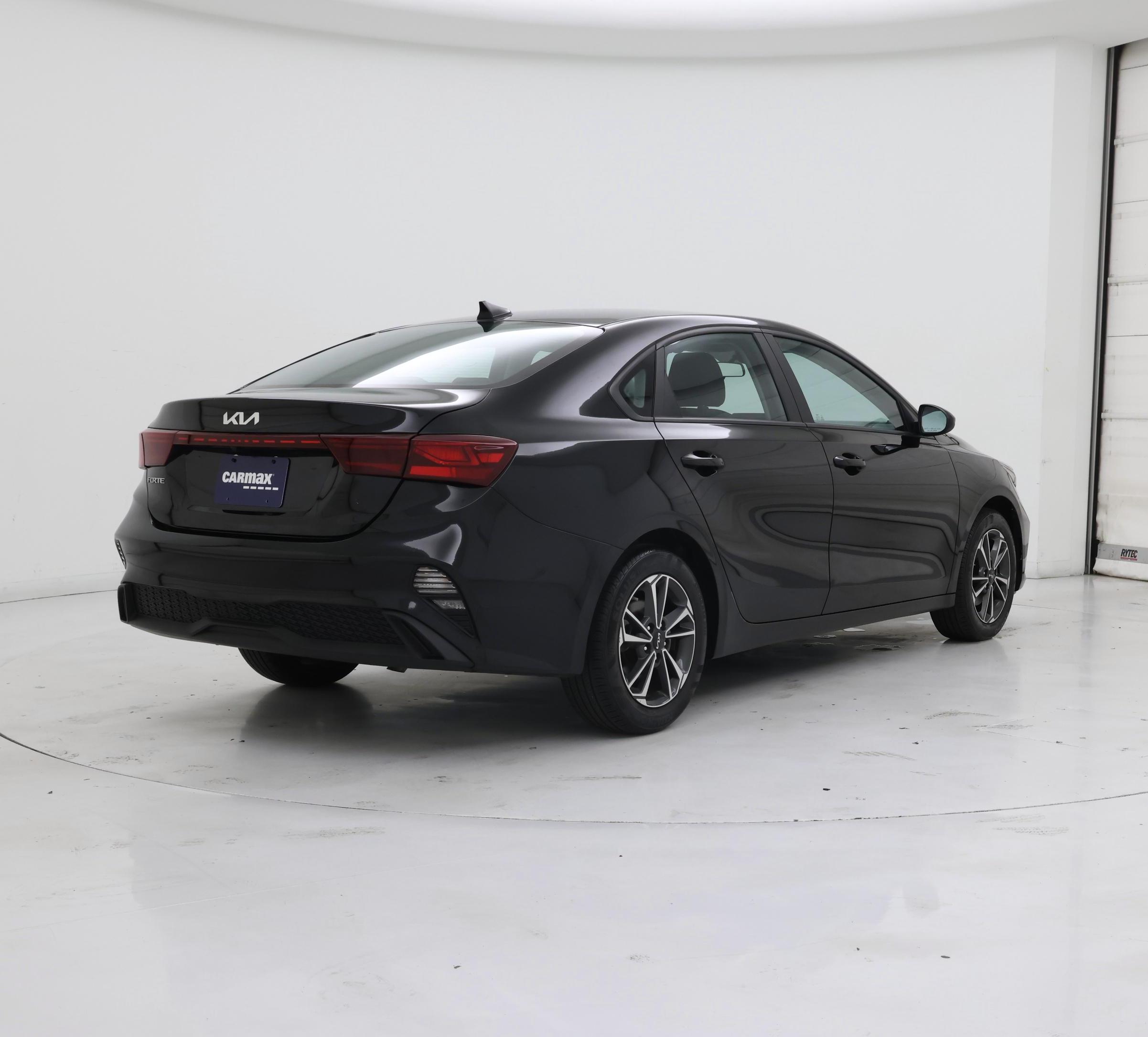 Thumbnail: 2023 Kia Forte - 8