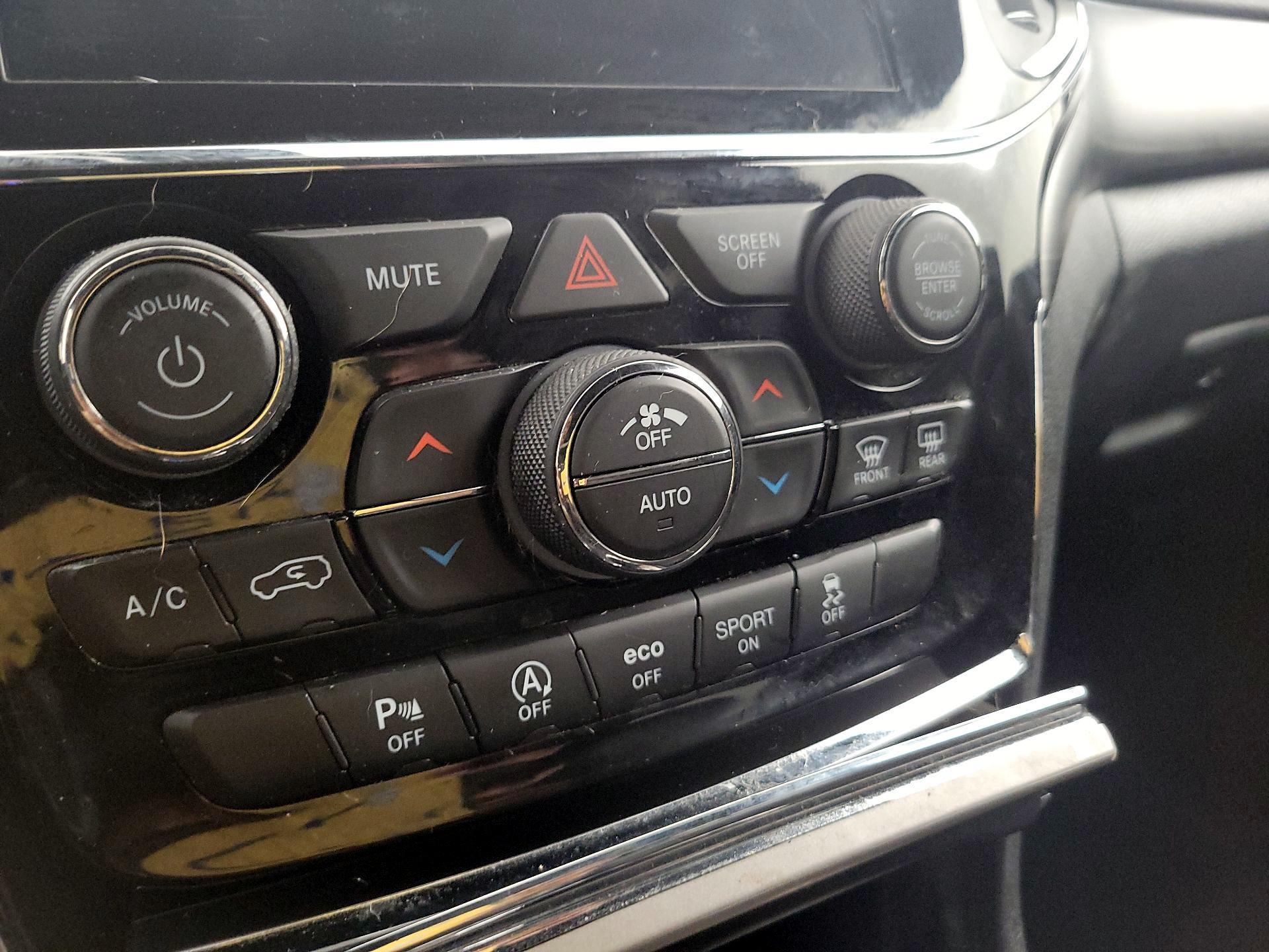 Thumbnail: 2021 Jeep Grand Cherokee - 15