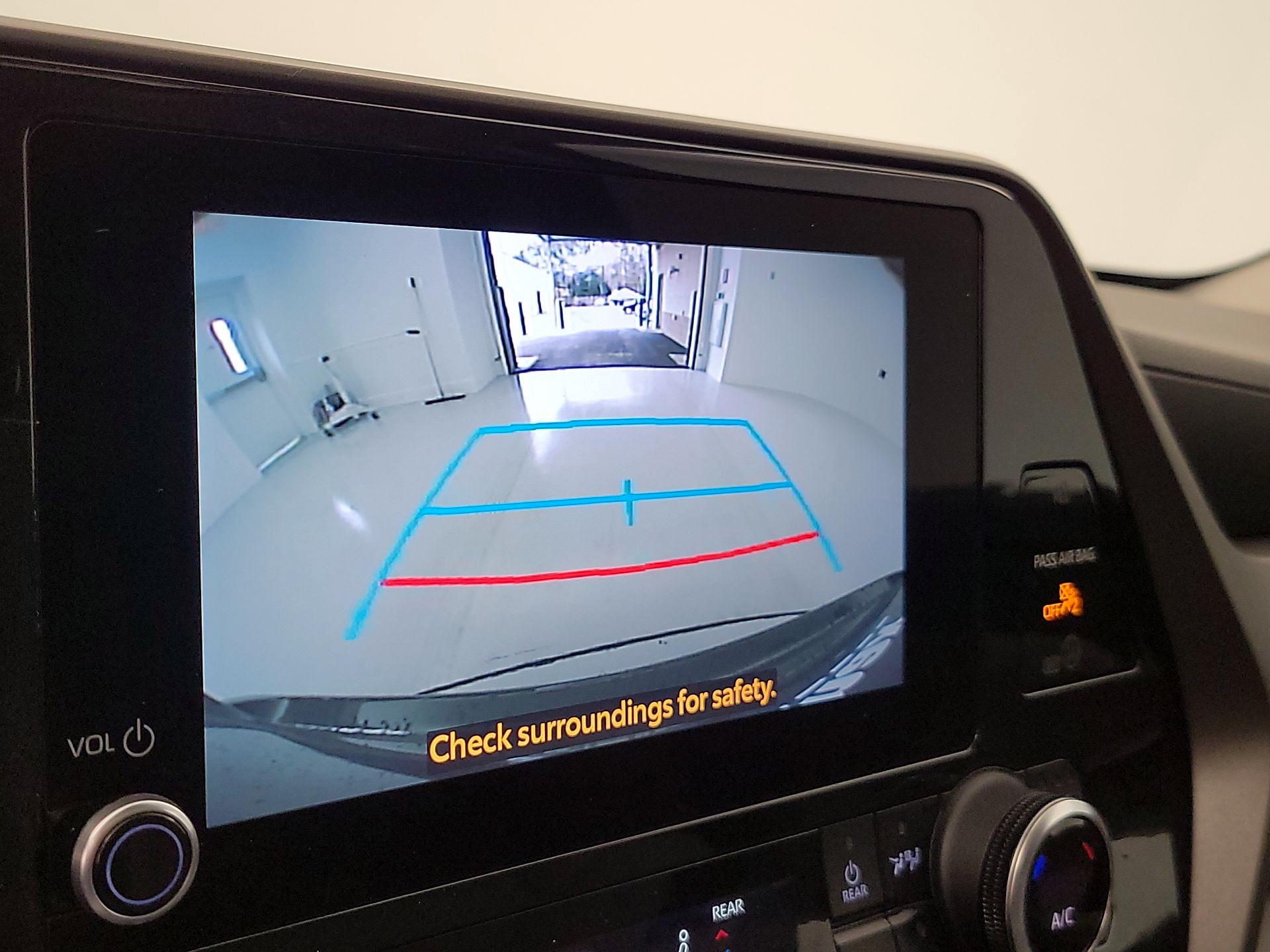 Thumbnail: 2023 Toyota Highlander - 14