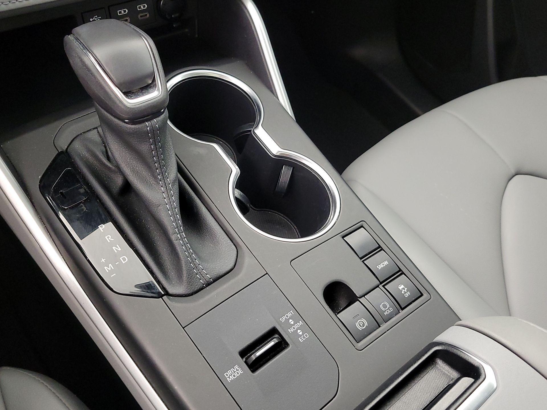 Thumbnail: 2023 Toyota Highlander - 17