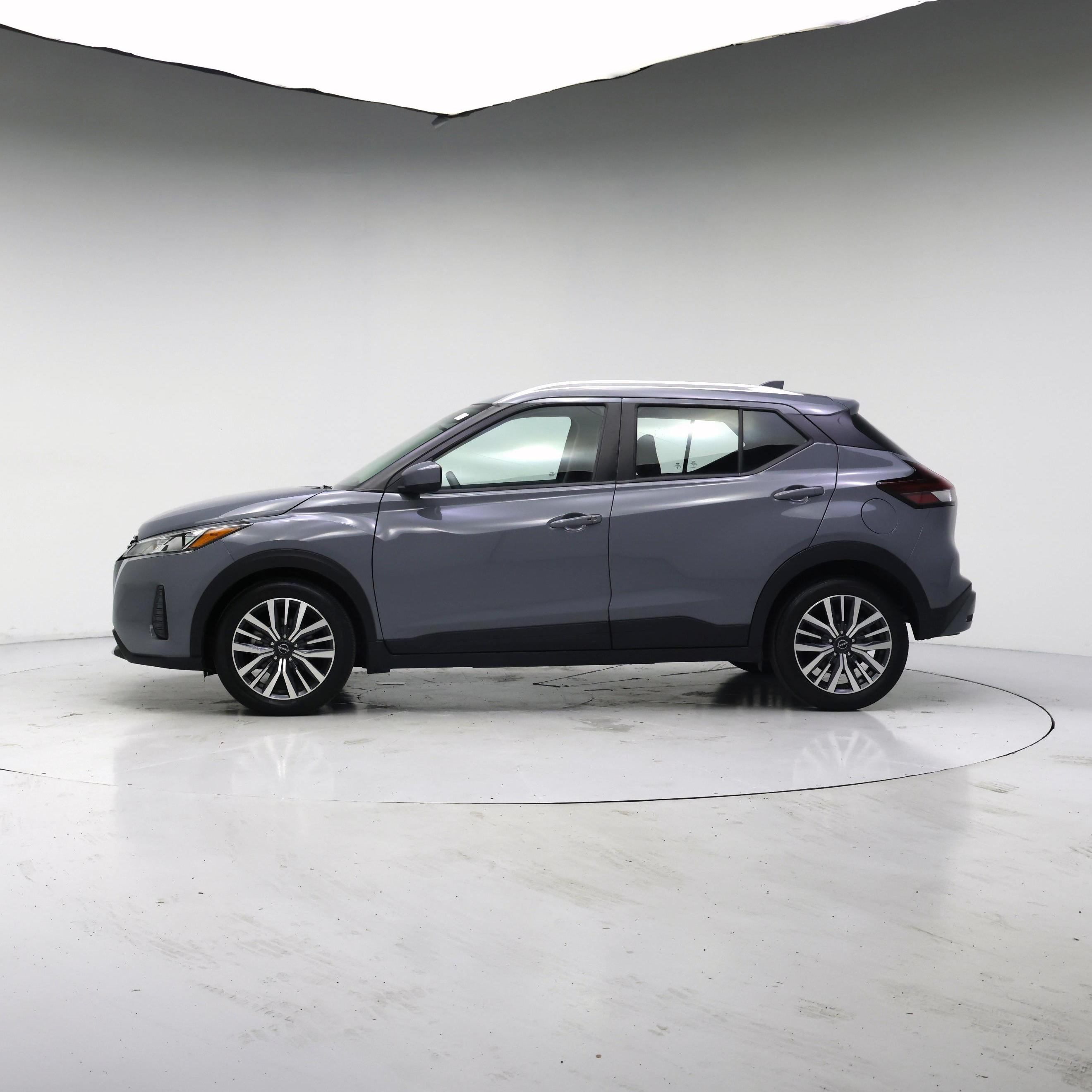 Thumbnail: 2023 Nissan Kicks - 3