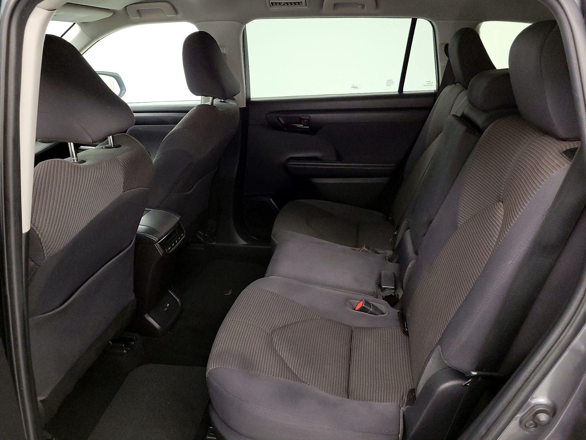 Thumbnail: 2022 Toyota Highlander - 20