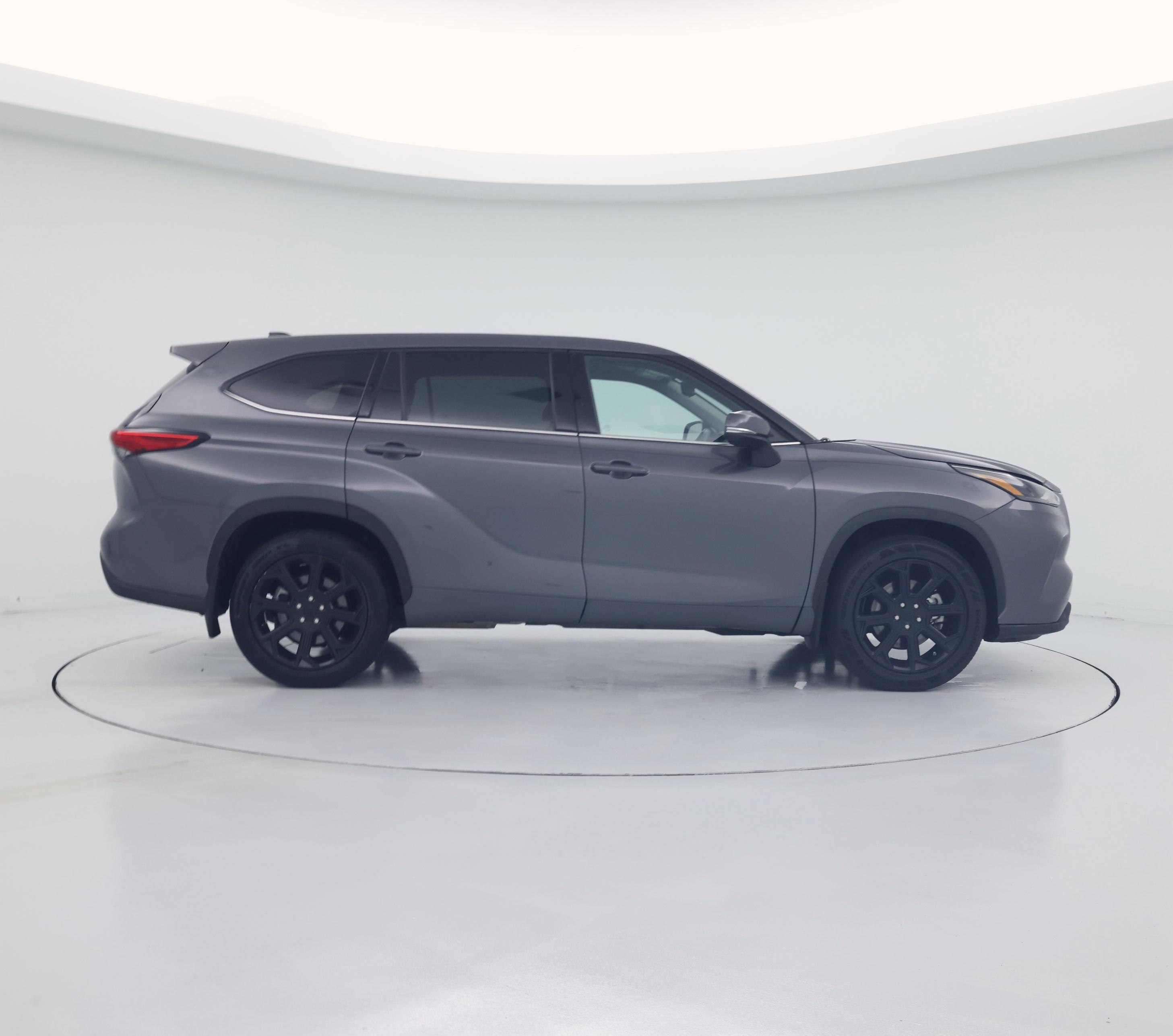 Thumbnail: 2022 Toyota Highlander - 7