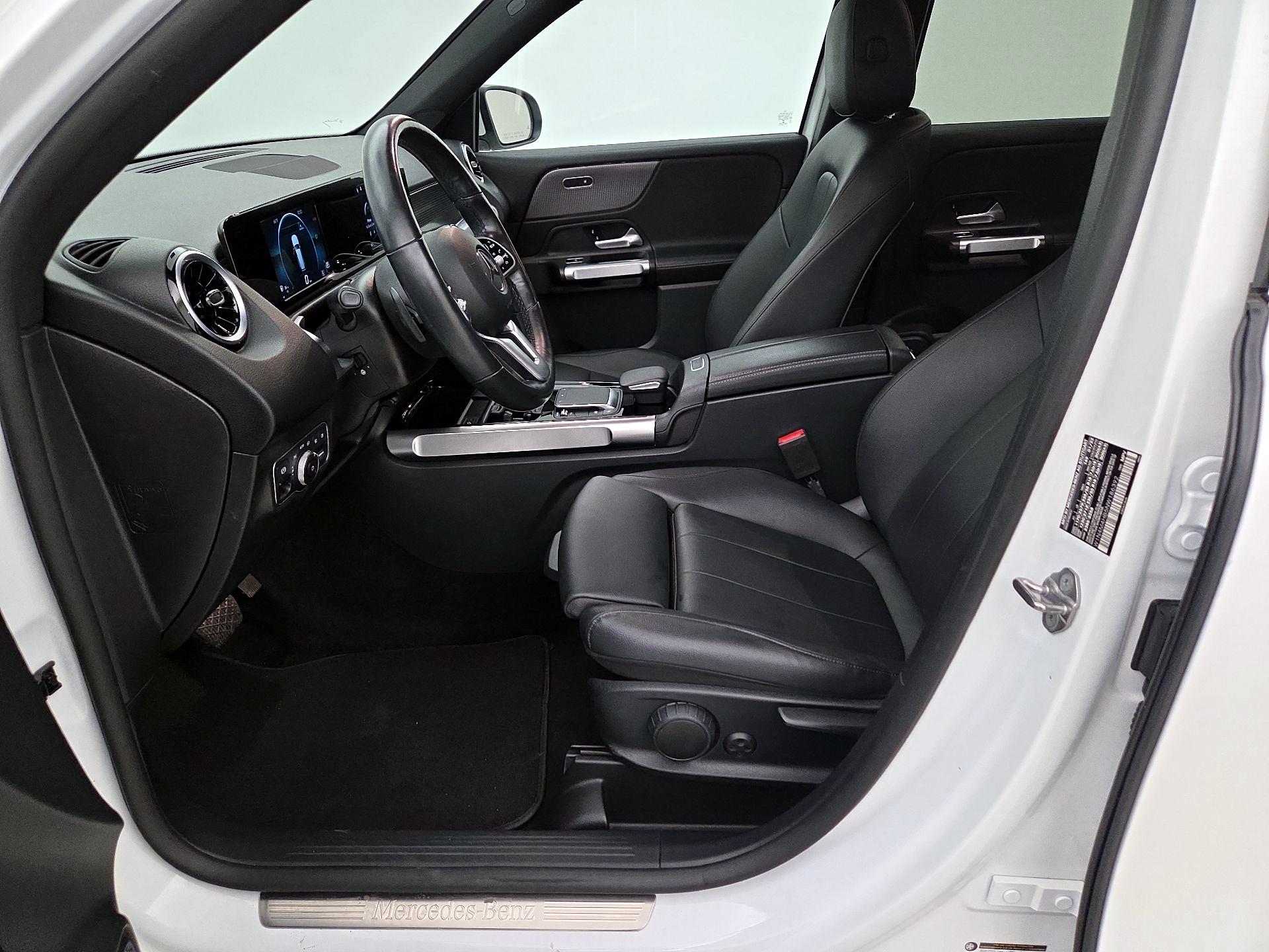 Thumbnail: 2022 Mercedes-Benz GLB - 11