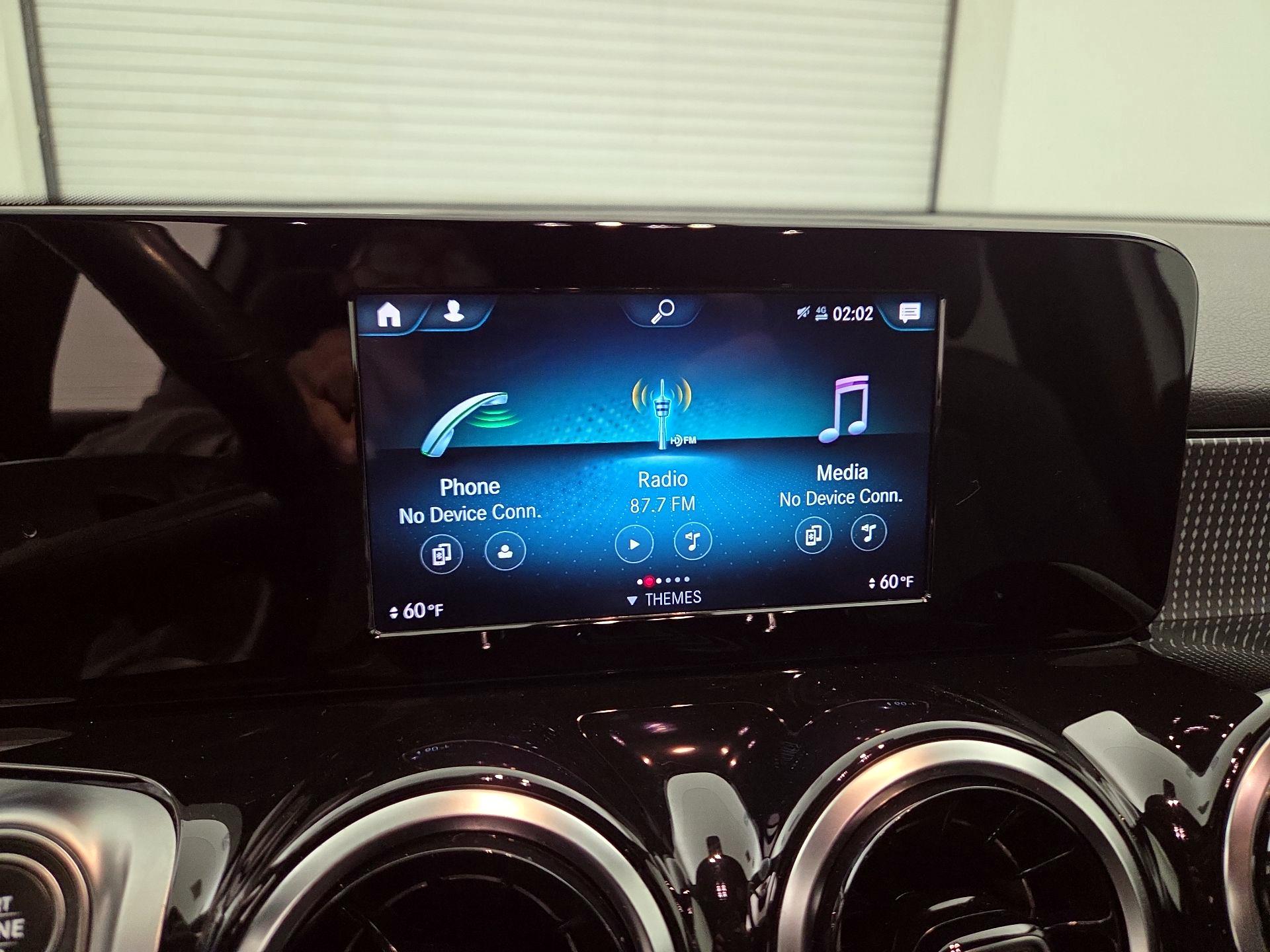 Thumbnail: 2022 Mercedes-Benz GLB - 15