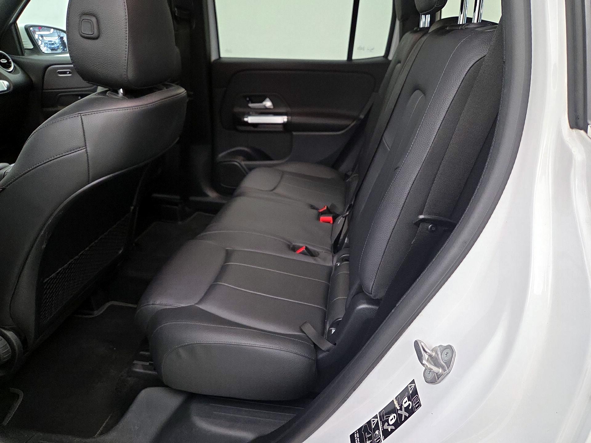 Thumbnail: 2022 Mercedes-Benz GLB - 18