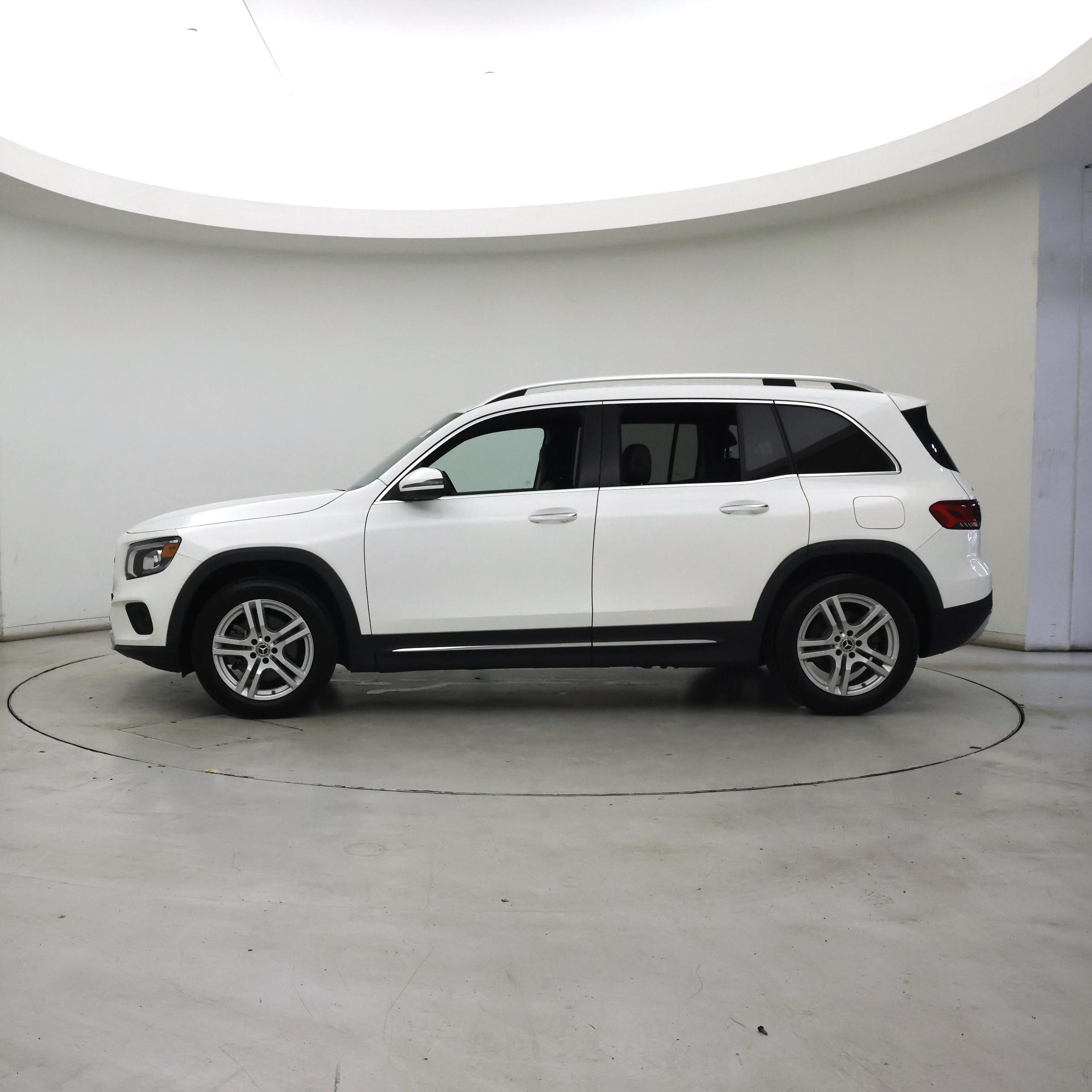 Thumbnail: 2022 Mercedes-Benz GLB - 3