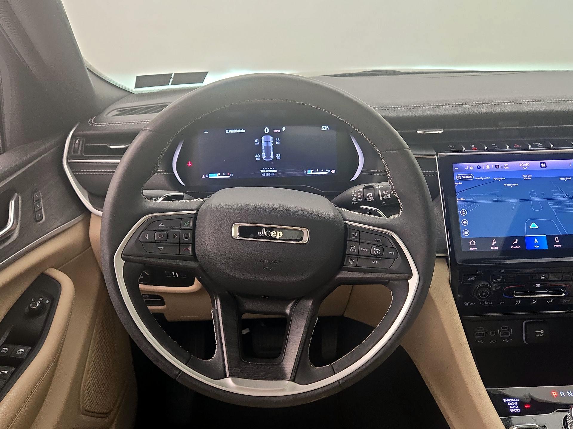 Thumbnail: 2023 Jeep Grand Cherokee - 10