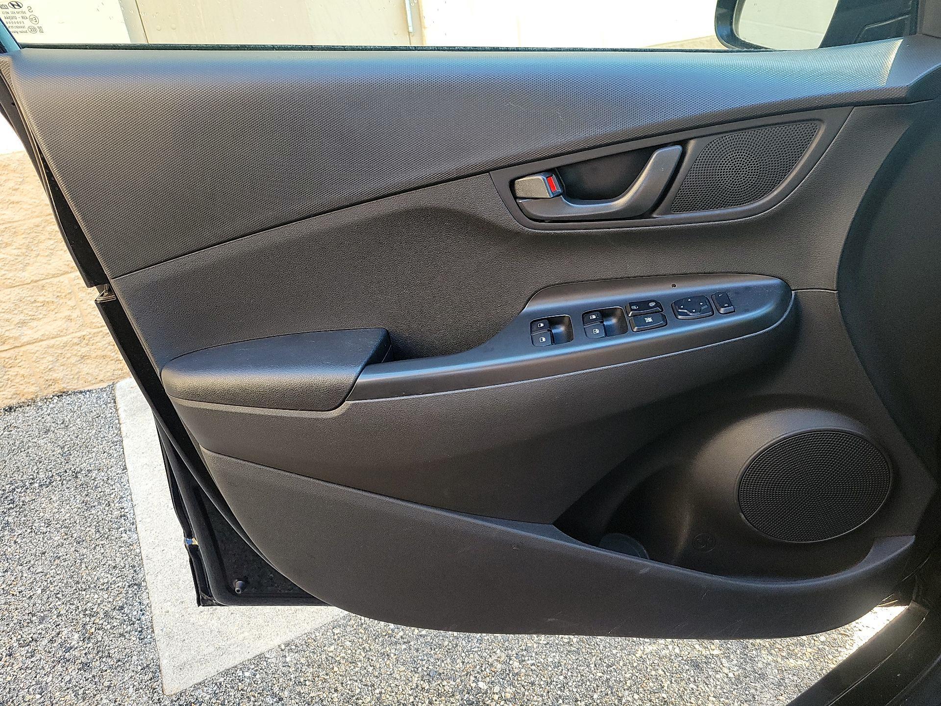 Thumbnail: 2023 Hyundai Kona - 10