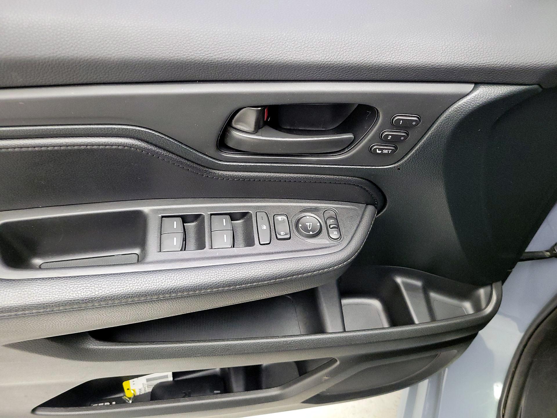 Thumbnail: 2023 Honda Odyssey - 12