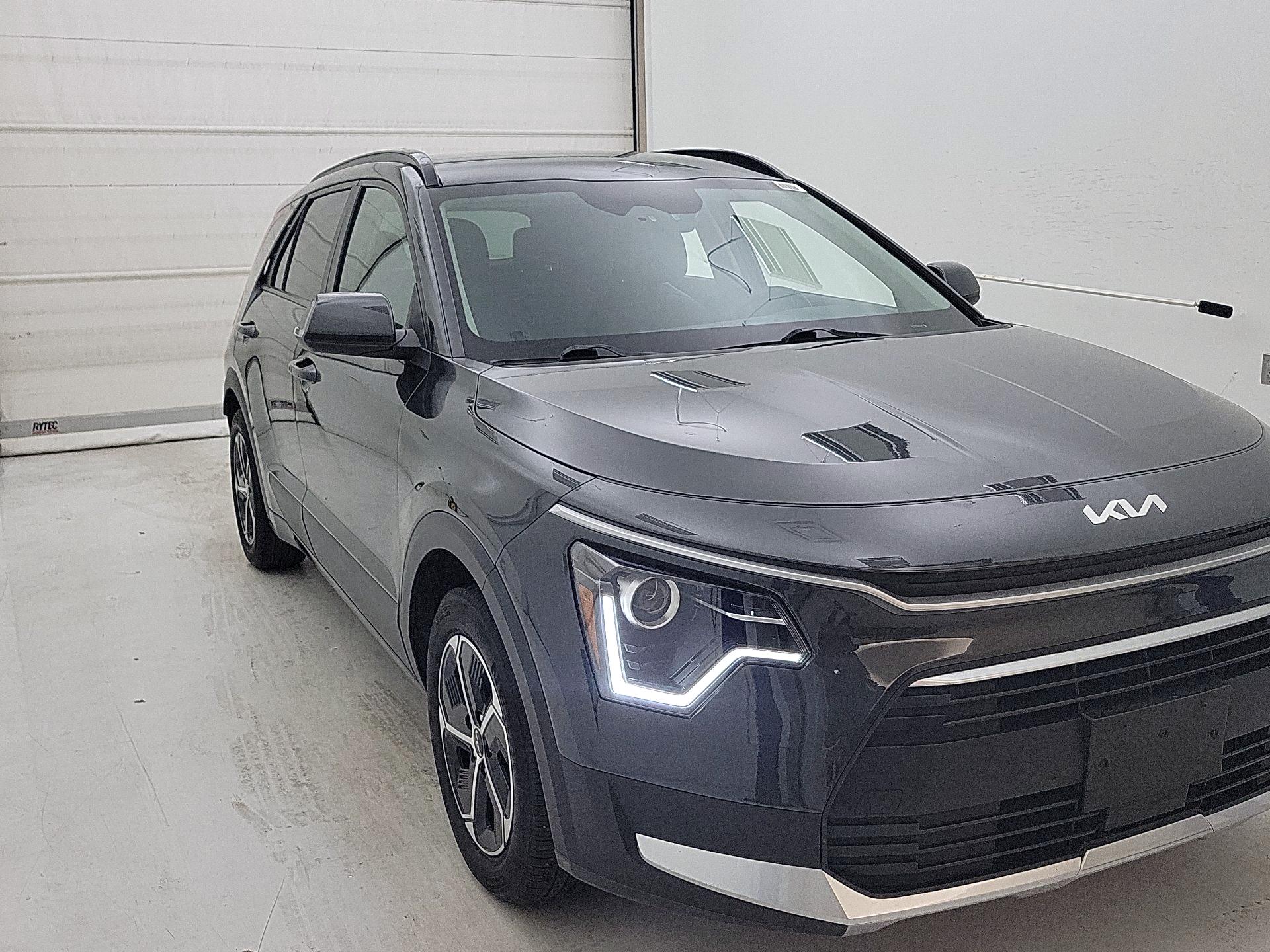 Thumbnail: 2023 Kia Niro - 1