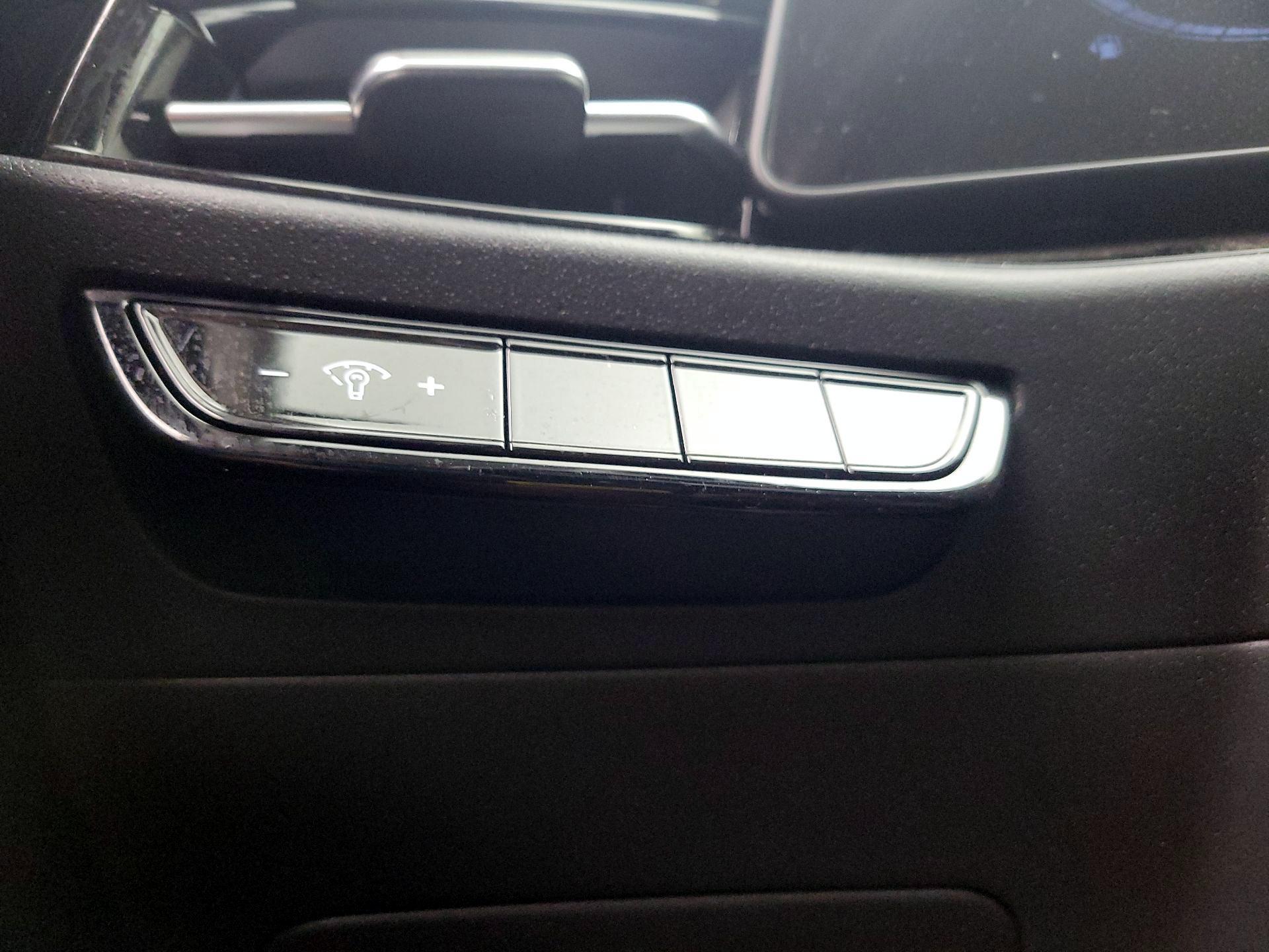 Thumbnail: 2023 Kia Niro - 11