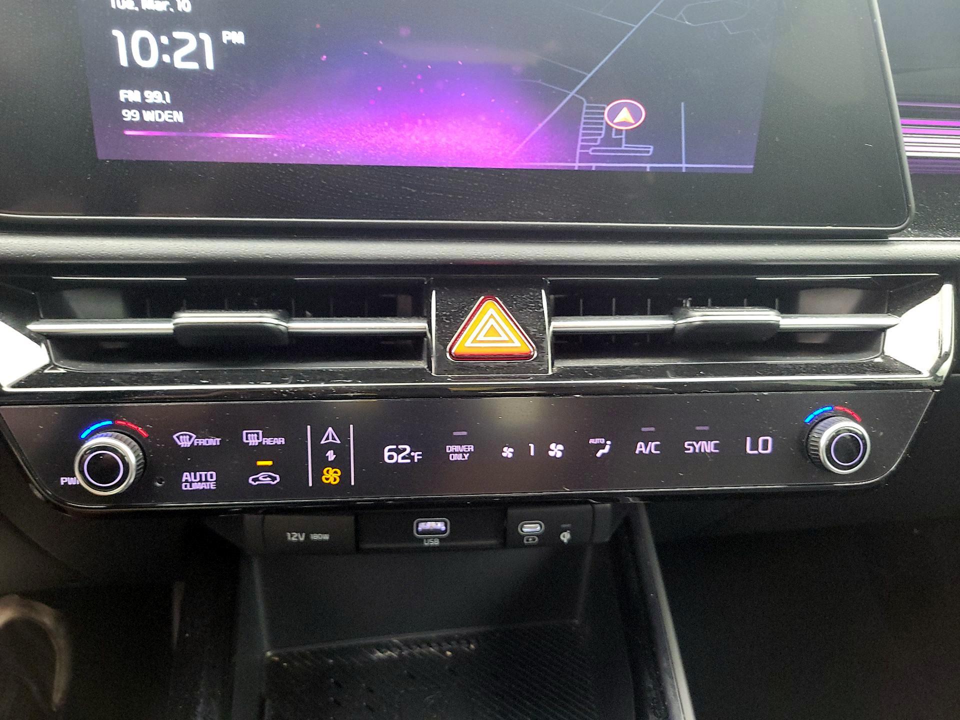 Thumbnail: 2023 Kia Niro - 15