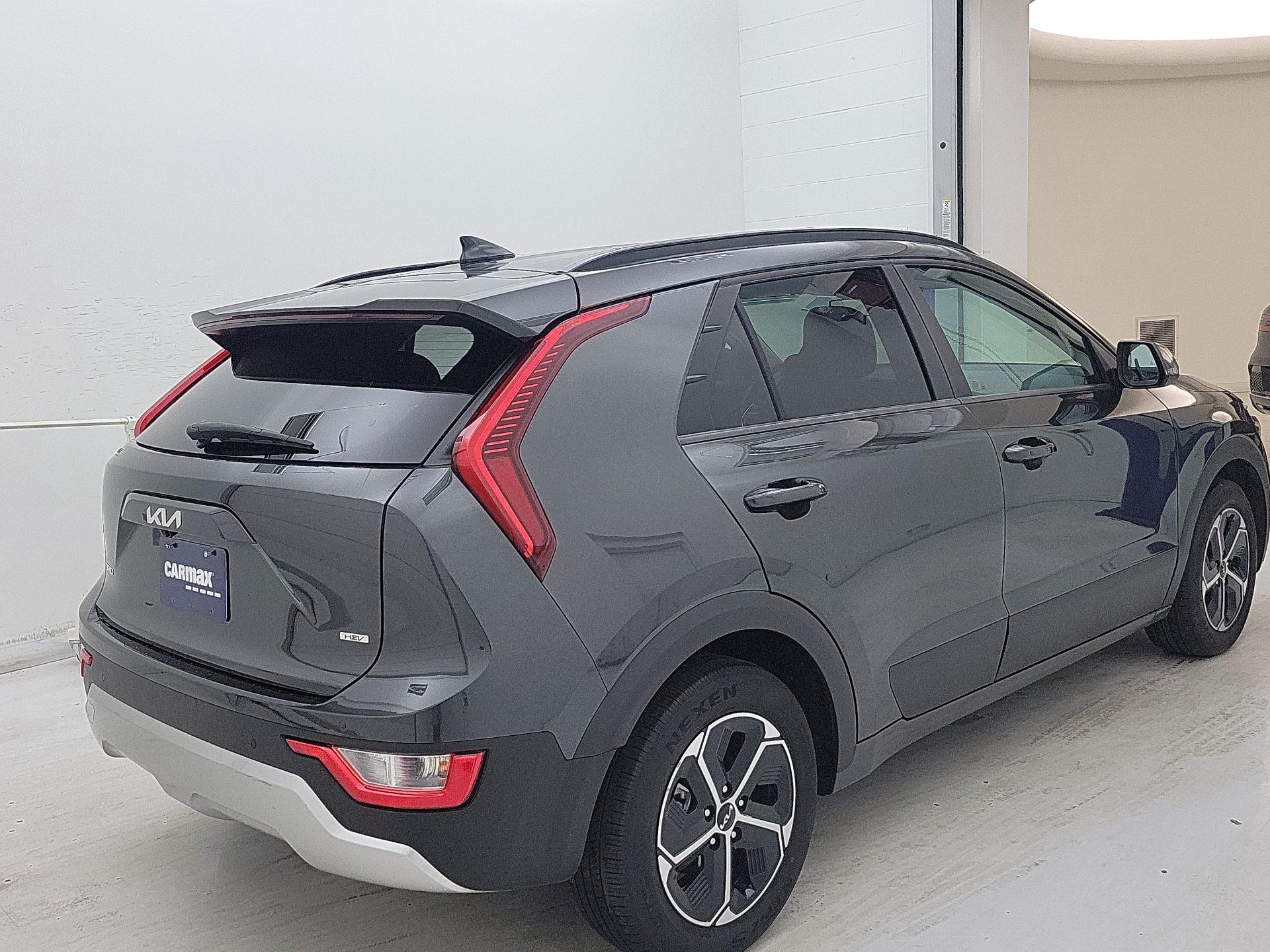 Thumbnail: 2023 Kia Niro - 5