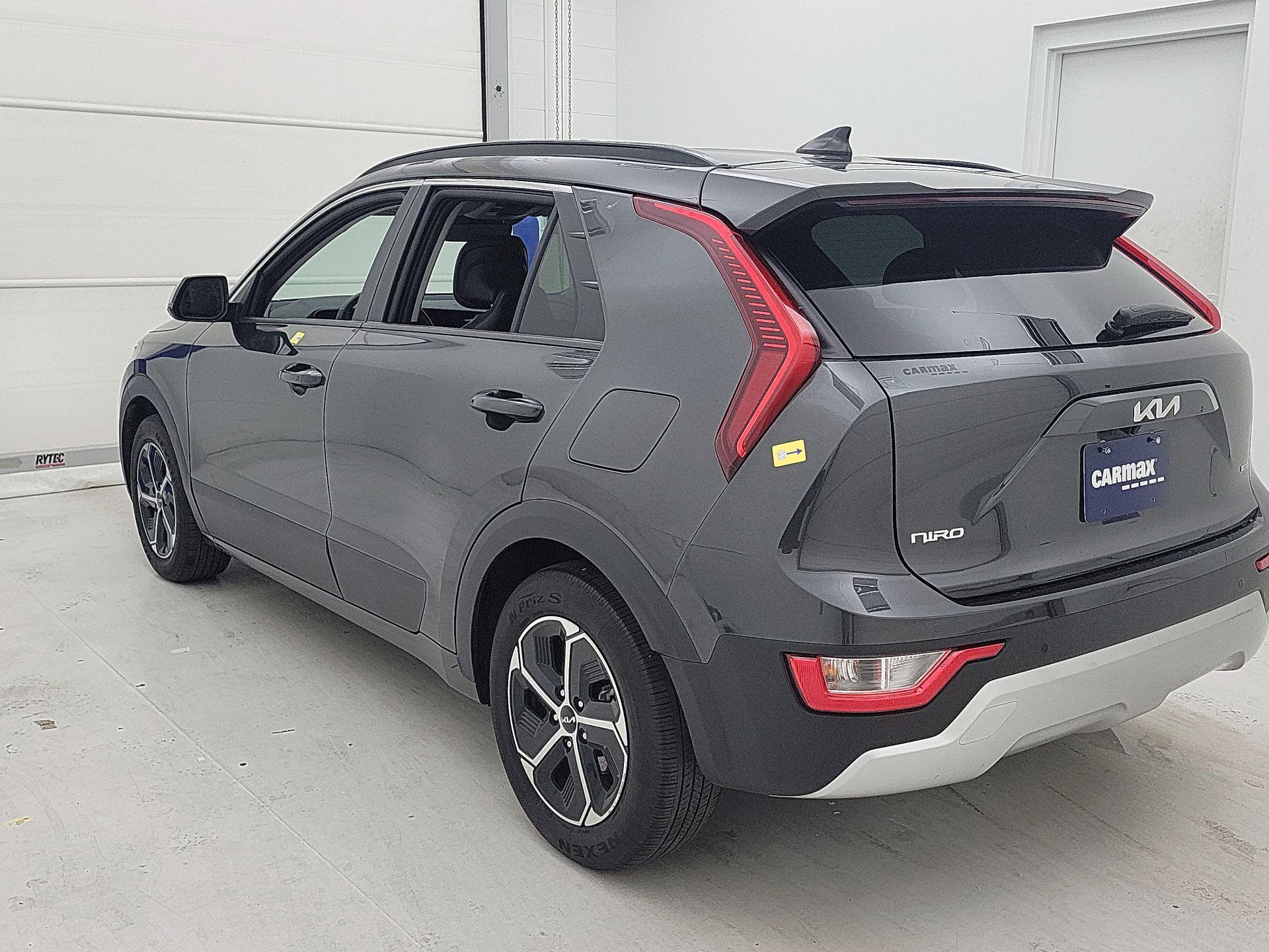 Thumbnail: 2023 Kia Niro - 7