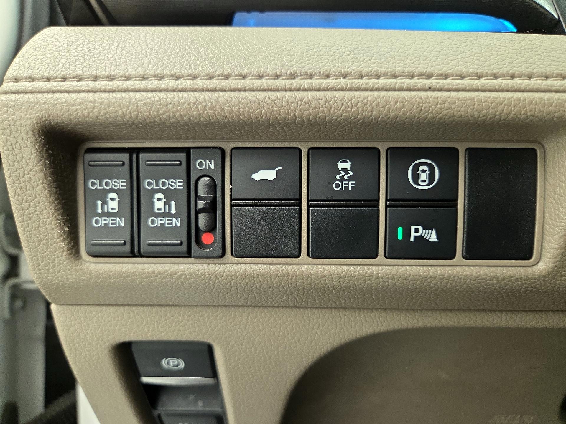 Thumbnail: 2023 Honda Odyssey - 13