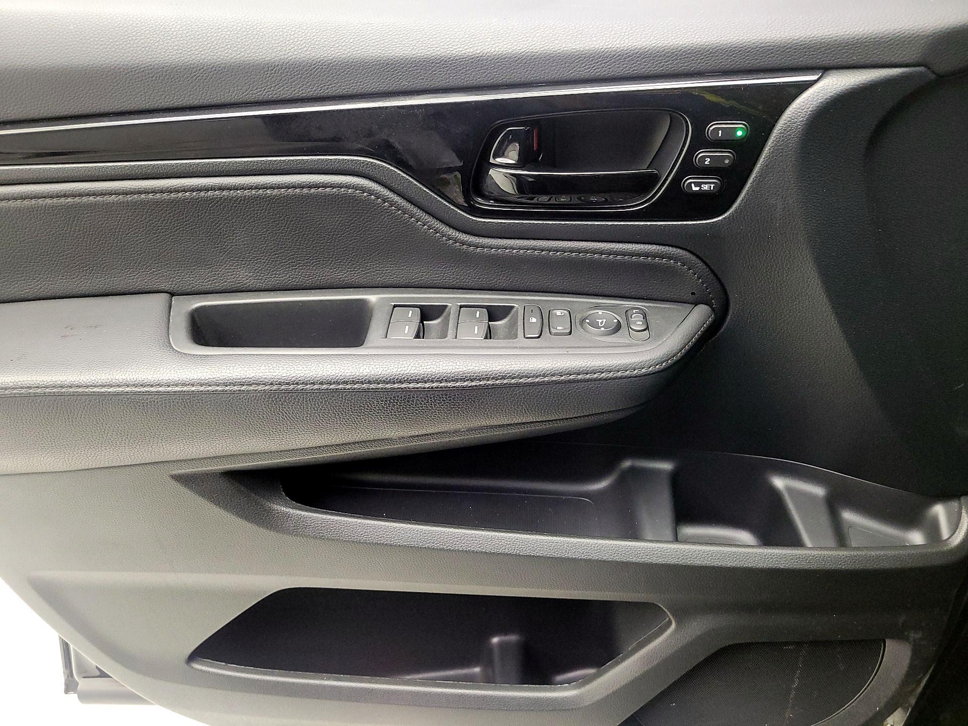 Thumbnail: 2023 Honda Odyssey - 10