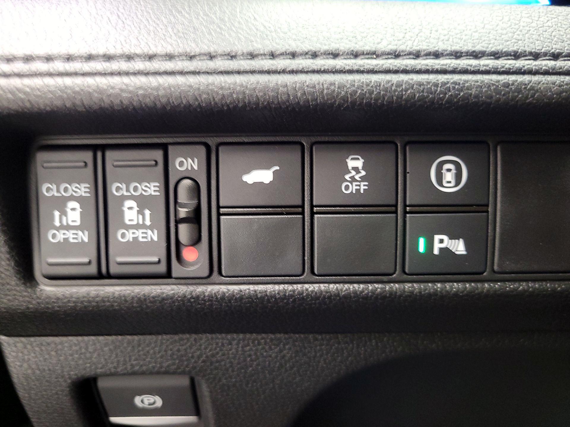 Thumbnail: 2023 Honda Odyssey - 11